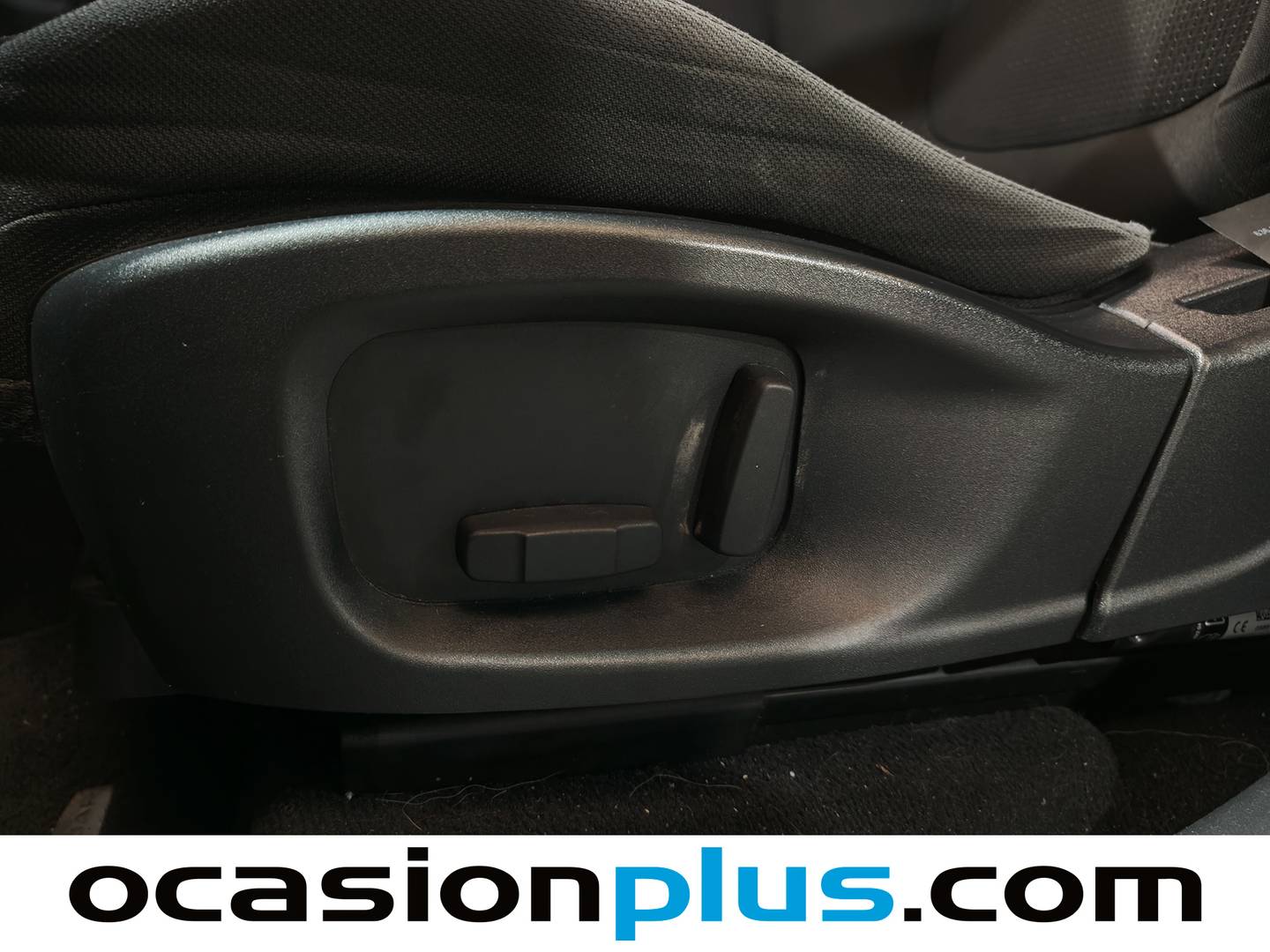 Foto Jaguar F-Pace Jaguar F-PACE 2.0L i4D Pure AWD (180 CV)