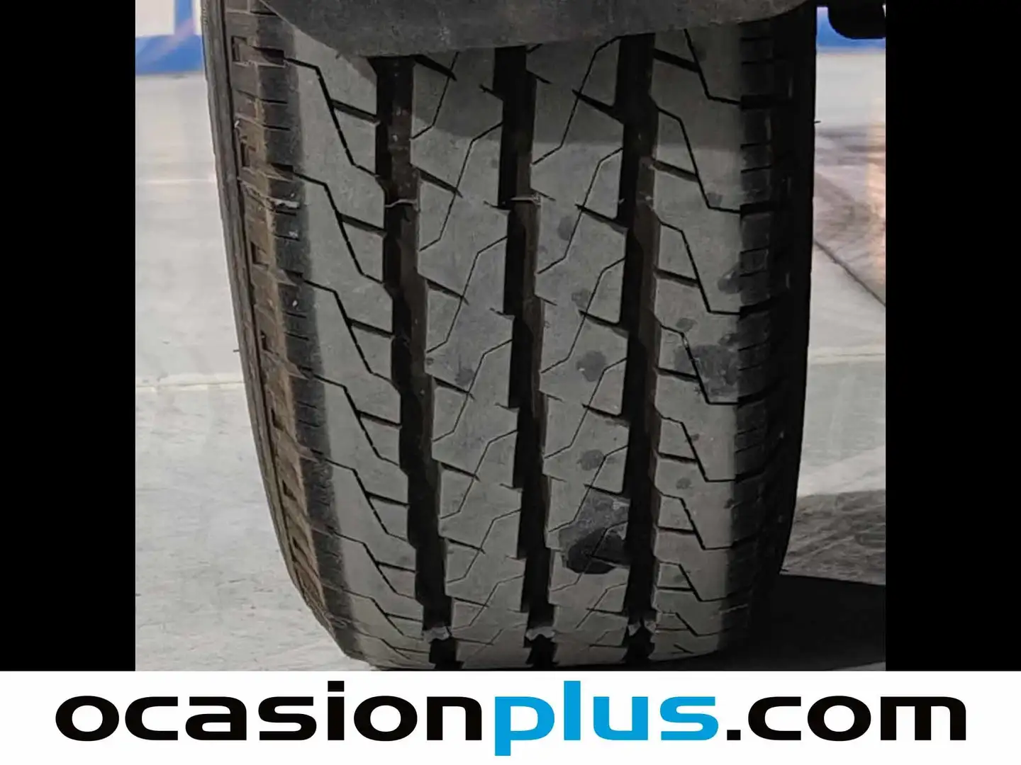 Foto Ford Transit Ford Transit Furgon 350 L3H2 Ambiente (130 CV)