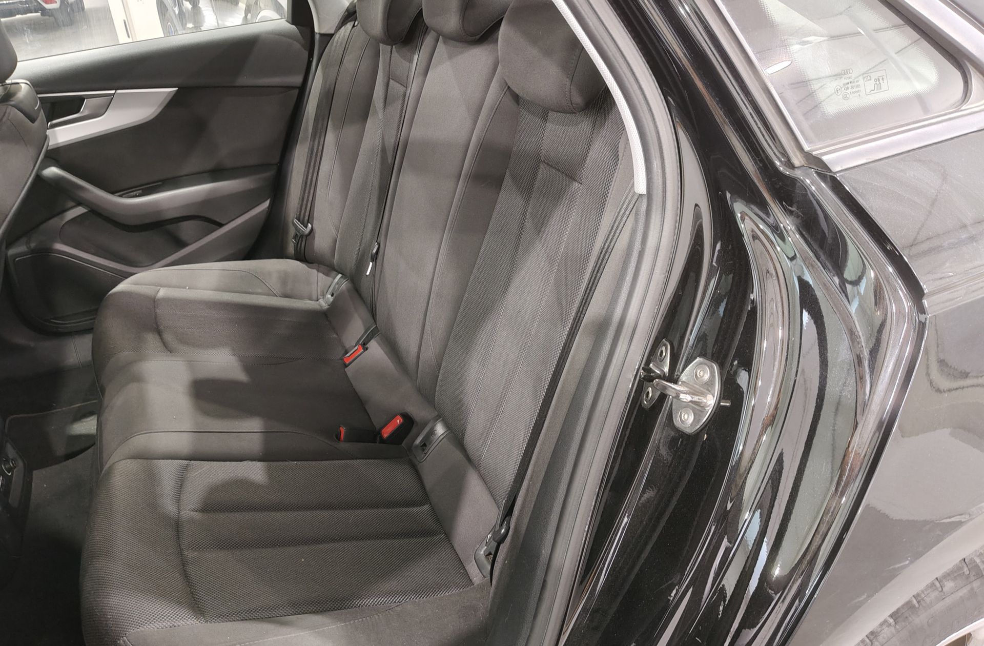 Audi A4 2.0 TDI S tronic - foto 9