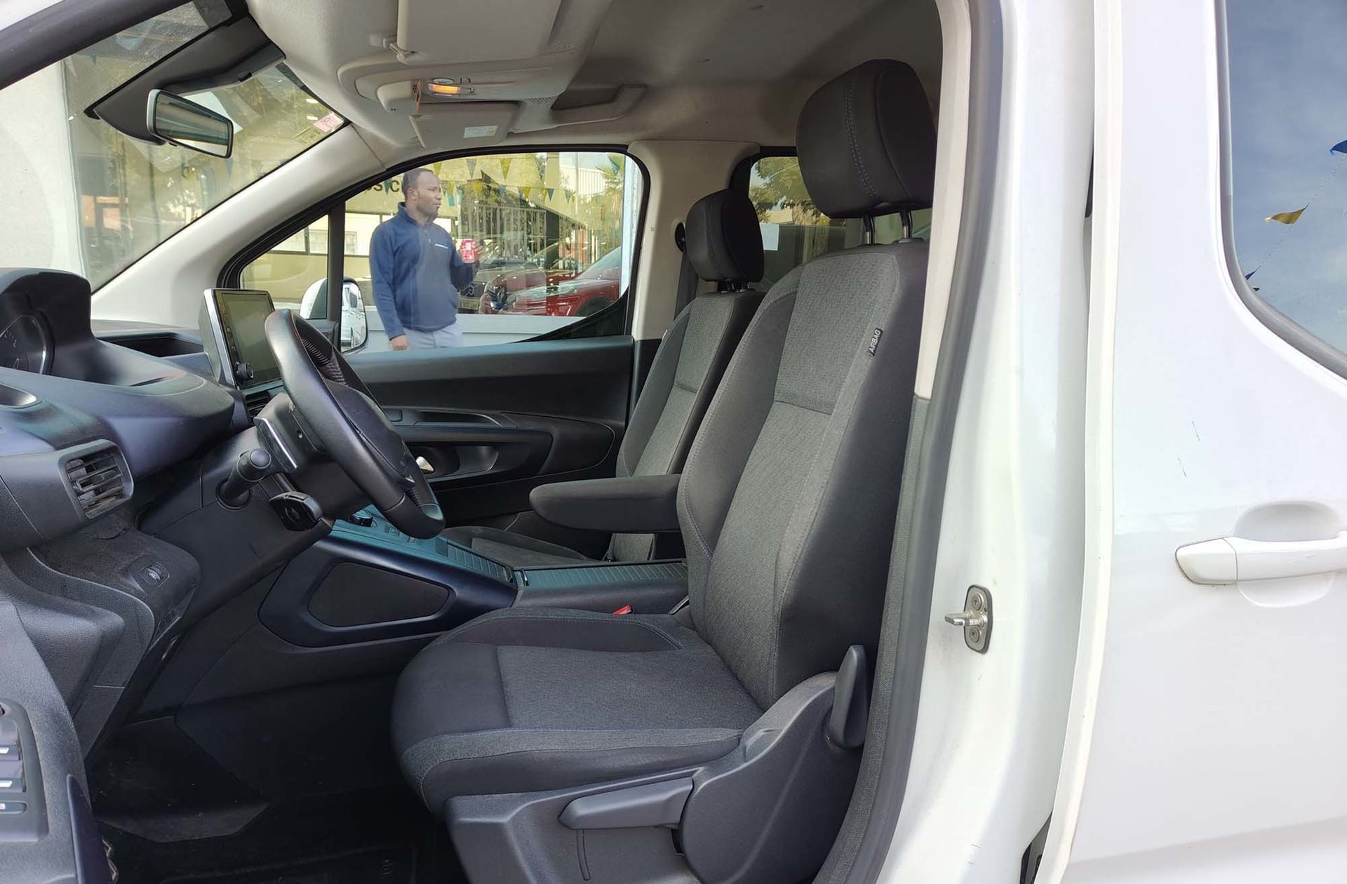 Peugeot Rifter Allure Standard PureTech EAT8 - foto 9