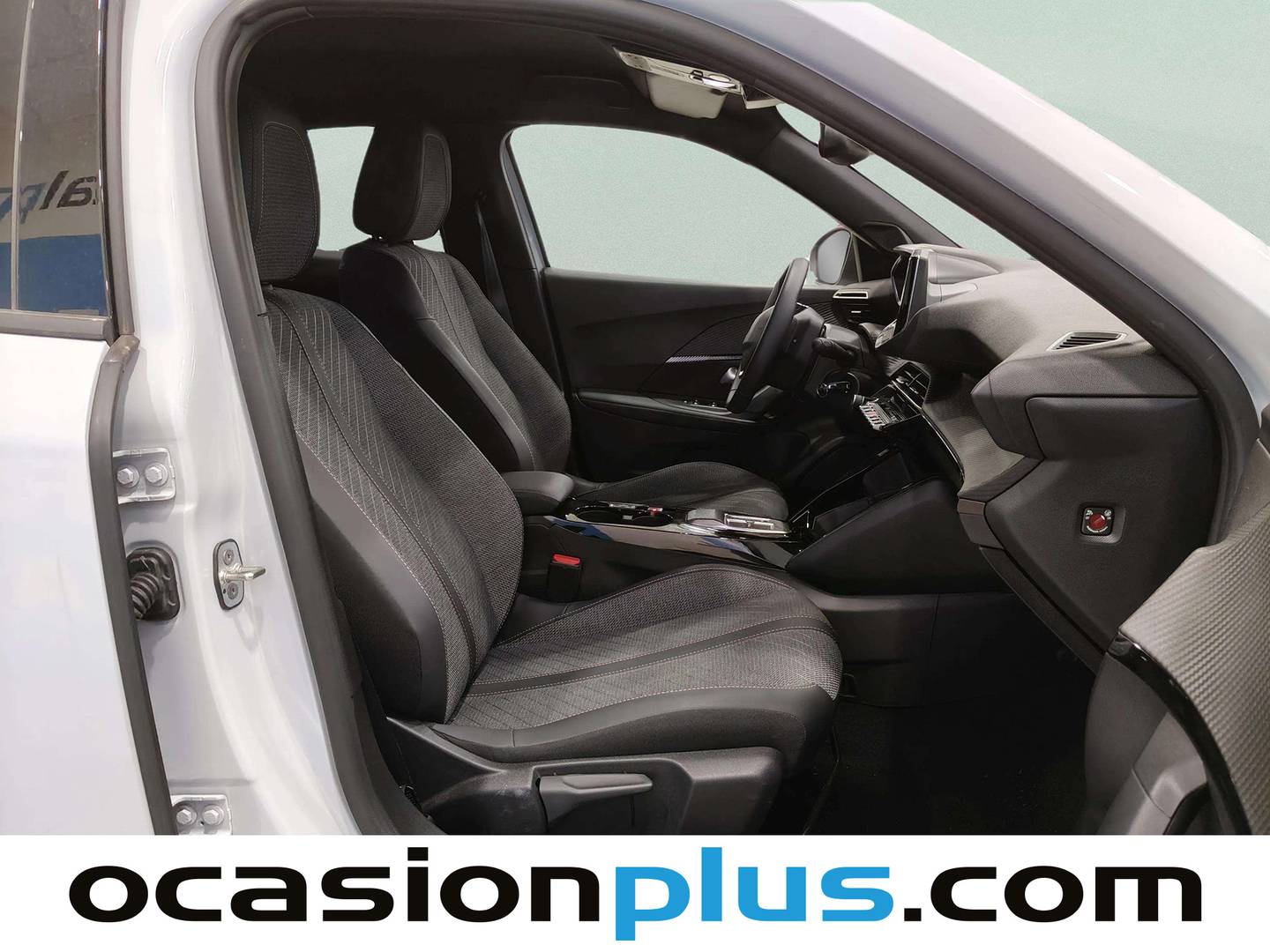 Peugeot 2008 Peugeot 2008 Allure Hybrid eDCS6 (145 CV) km 0