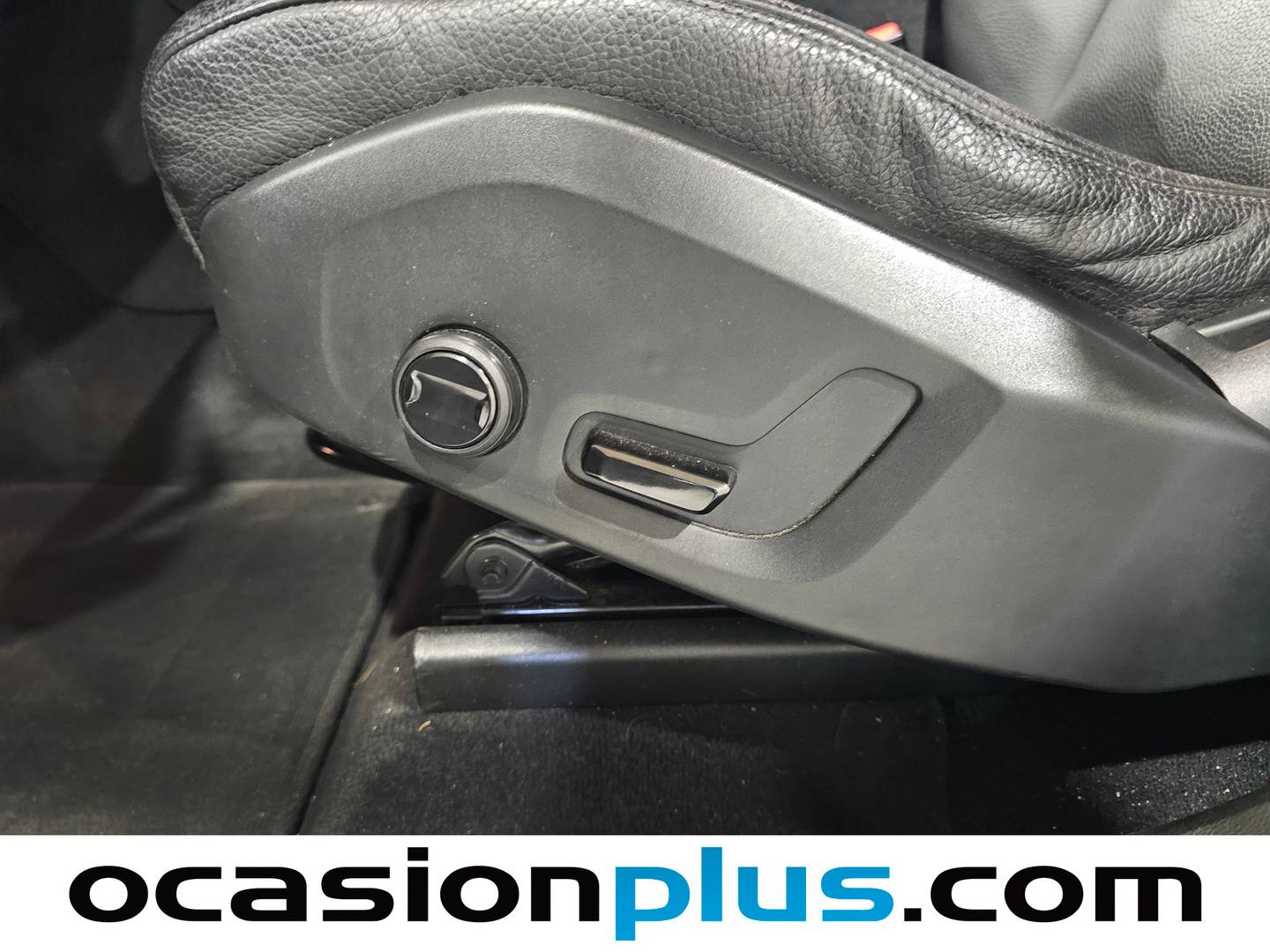Equipamiento del Volvo XC60 Volvo XC60 D4 Business Plus AWD Auto (197 CV)