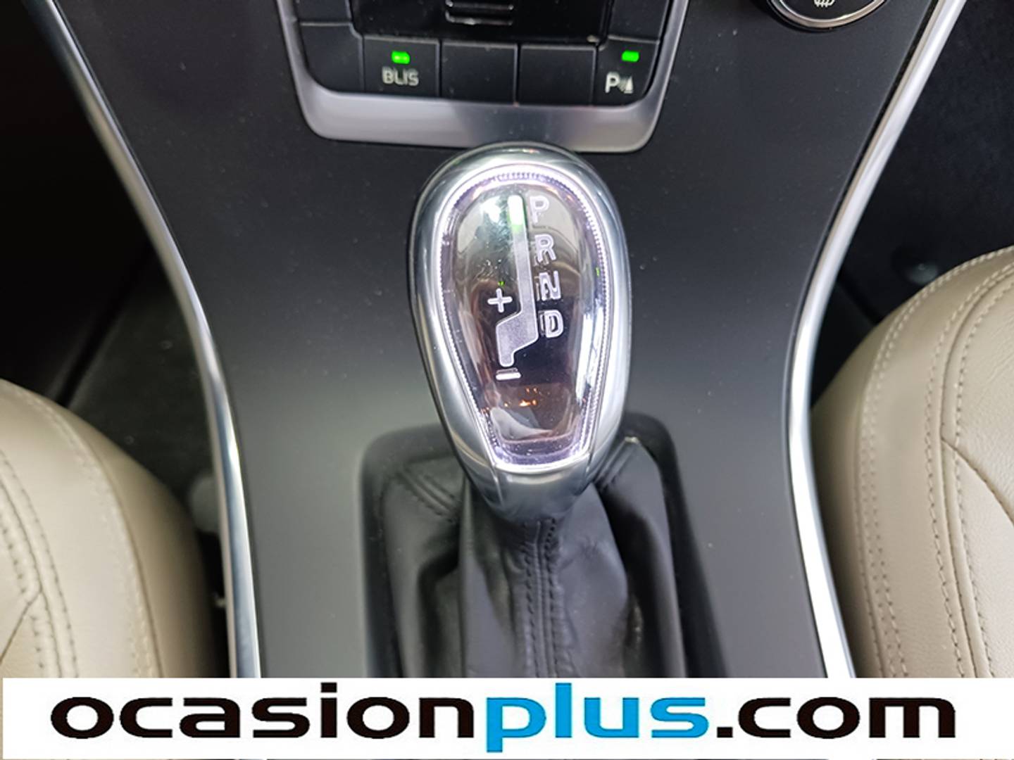 Foto Volvo XC60 Volvo XC60 2.0 T5 Momentum Auto (241CV)