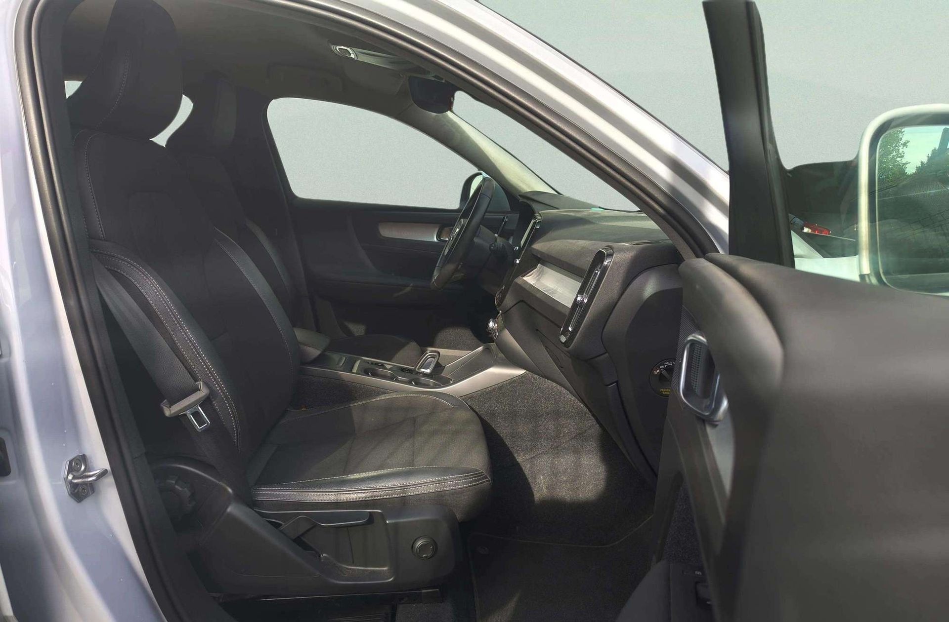 Volvo XC40 D4 Business Plus AWD - foto 20