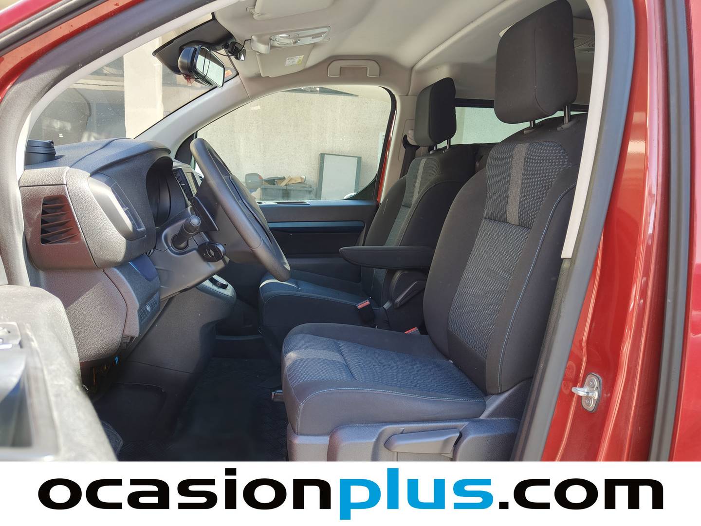 Foto asientos delanteros Peugeot Traveller Peugeot Traveller BlueHDi 180 Active Long EAT6 (180 CV) Camperizada 4 plazas