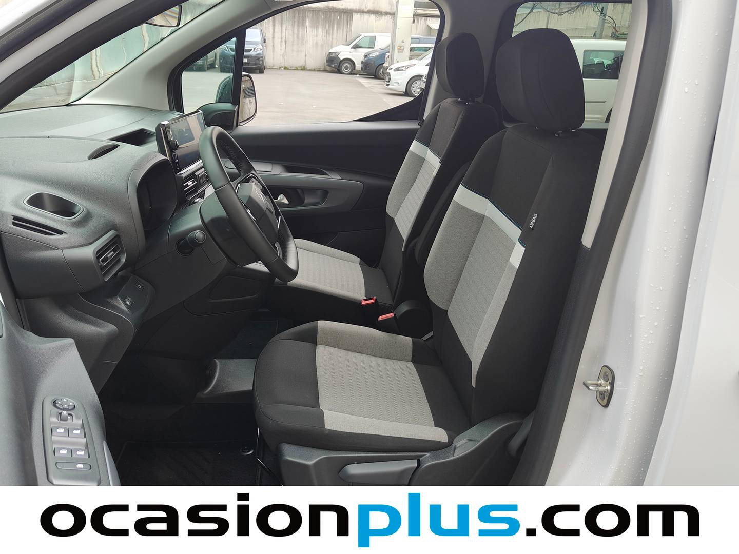 Foto asientos delanteros Citroën Berlingo Citroën Berlingo BlueHDi 100 S&S Plus Talla M (102 CV)