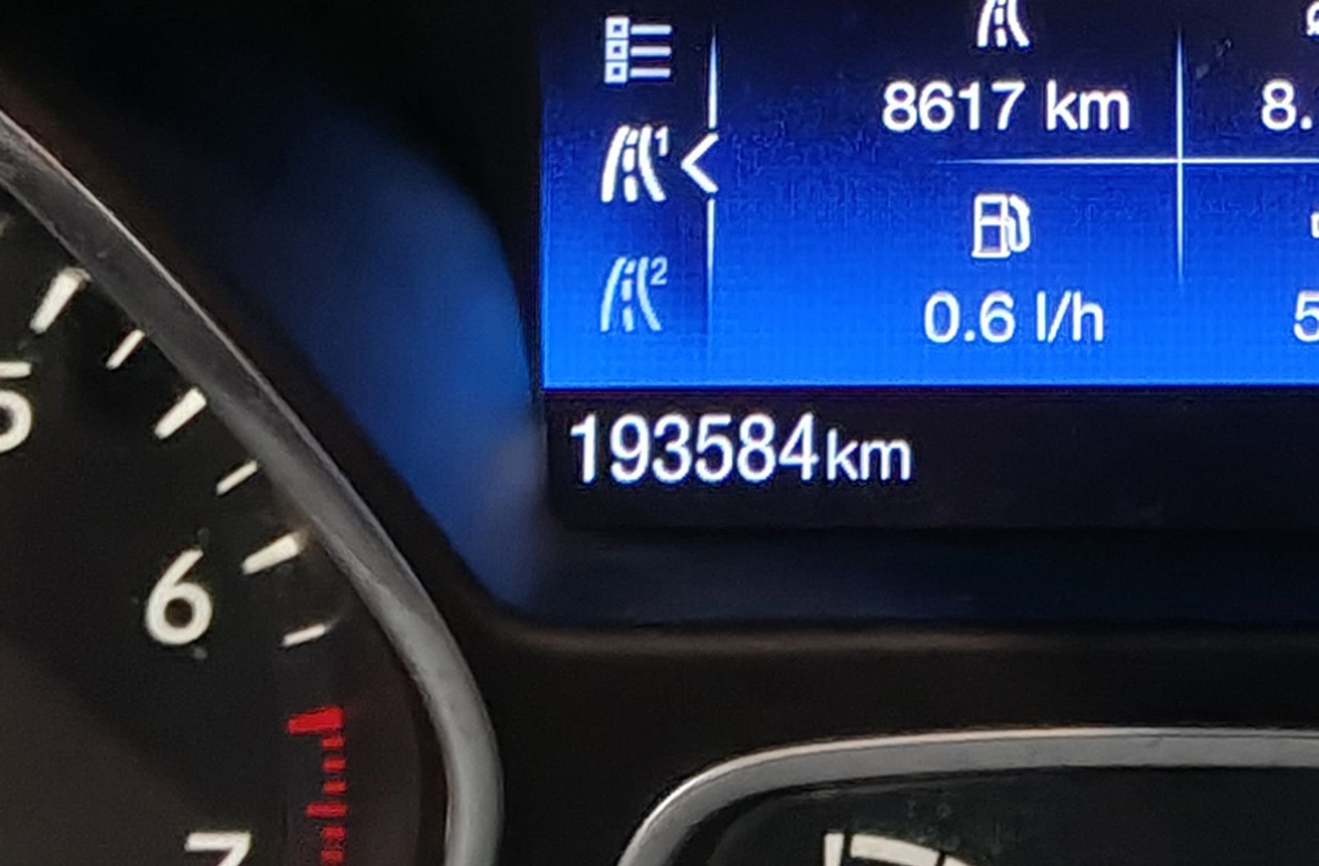 Ford Focus 1.0 EcoBoost Titanium - foto 9