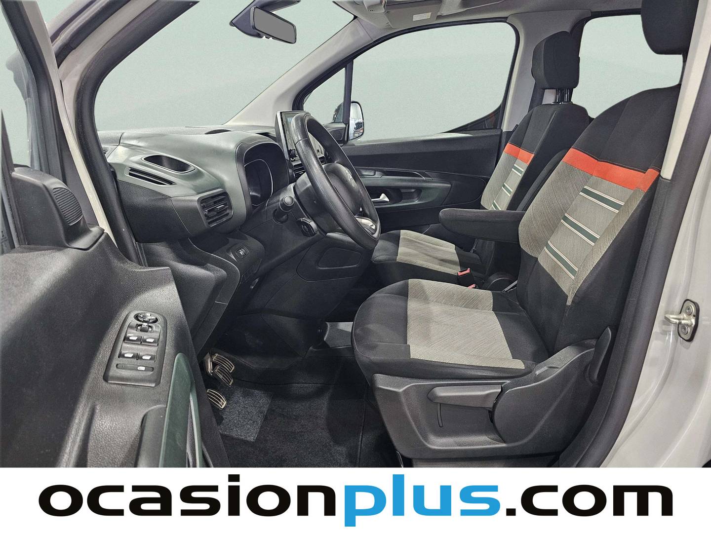 Foto asientos delanteros Citroën Berlingo Citroën Berlingo BlueHDi 100 S&S Talla M Shine (102 CV)