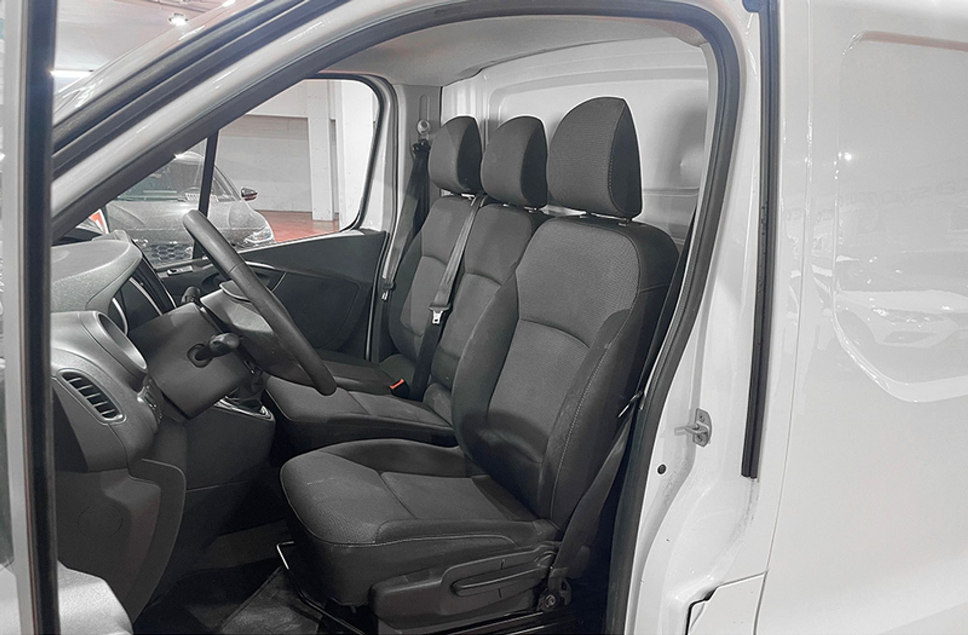 Renault Trafic Furgon 29 L2H1 Energy Blue dCi - foto 9