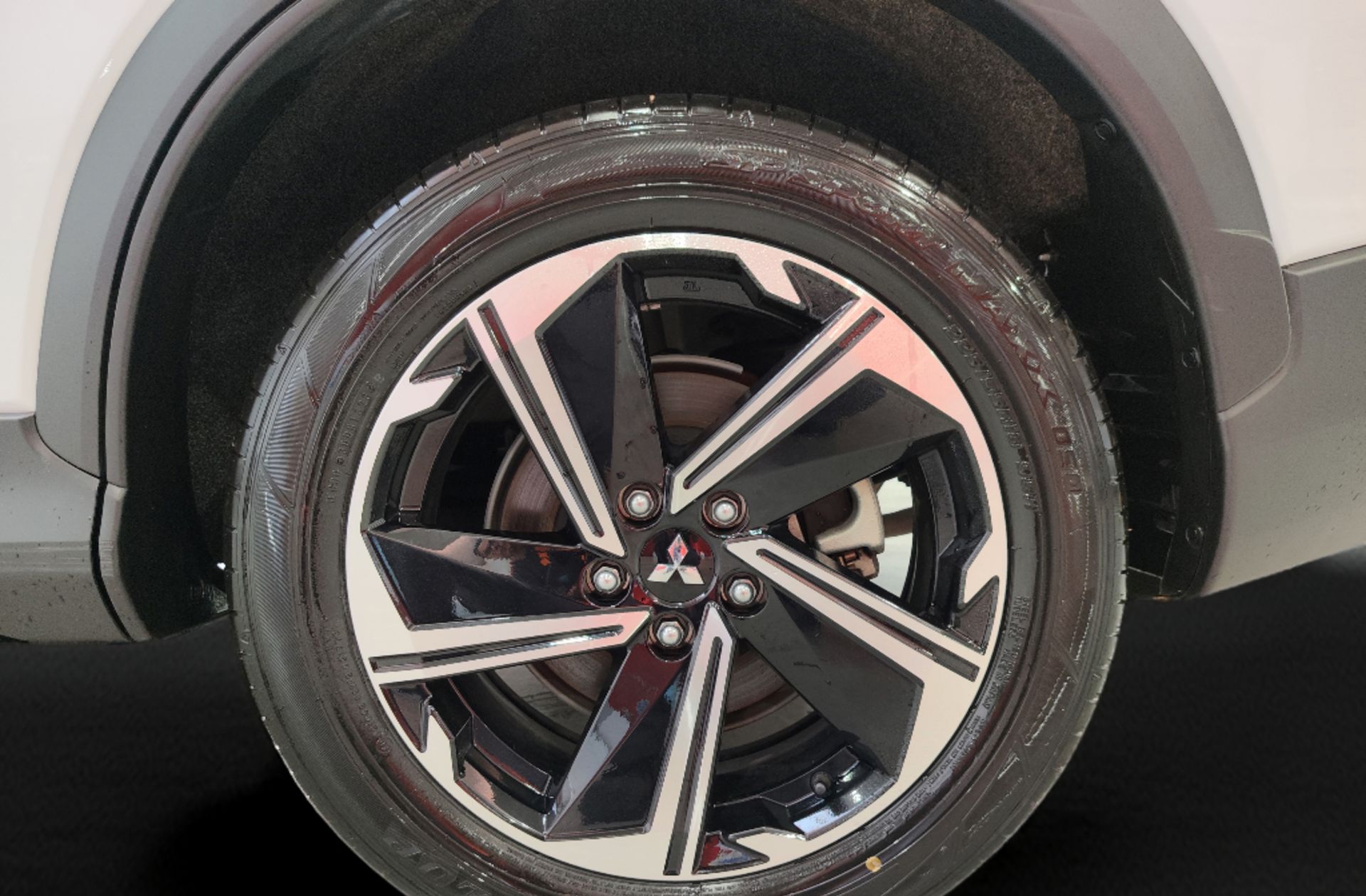Mitsubishi Eclipse Cross 2.4 PHEV Kaiteki 4WD - foto 38