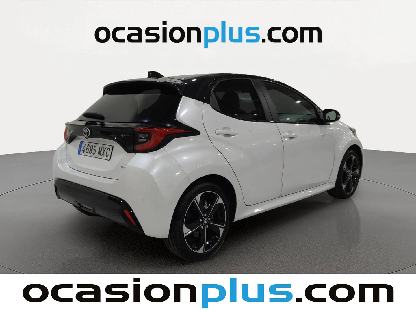 Foto trasera Toyota Yaris Toyota Yaris 120H Style (116 CV) derecha