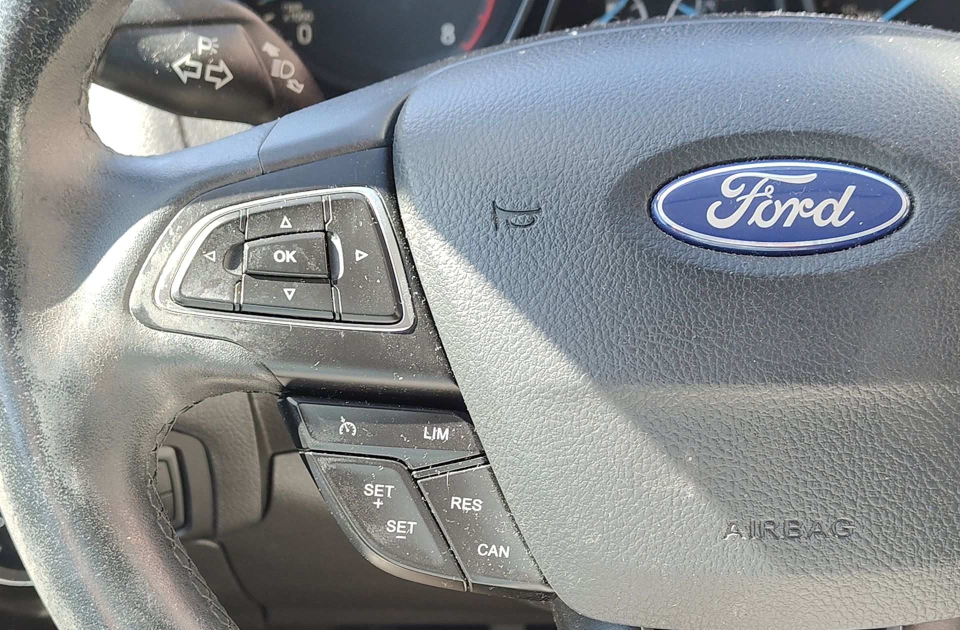 Ford Focus SportBreak 1.0 EcoBoost Business - foto 24
