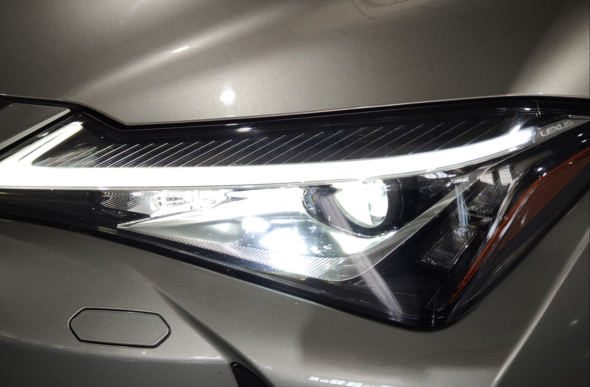Lexus UX 250h Business 2WD - foto 12