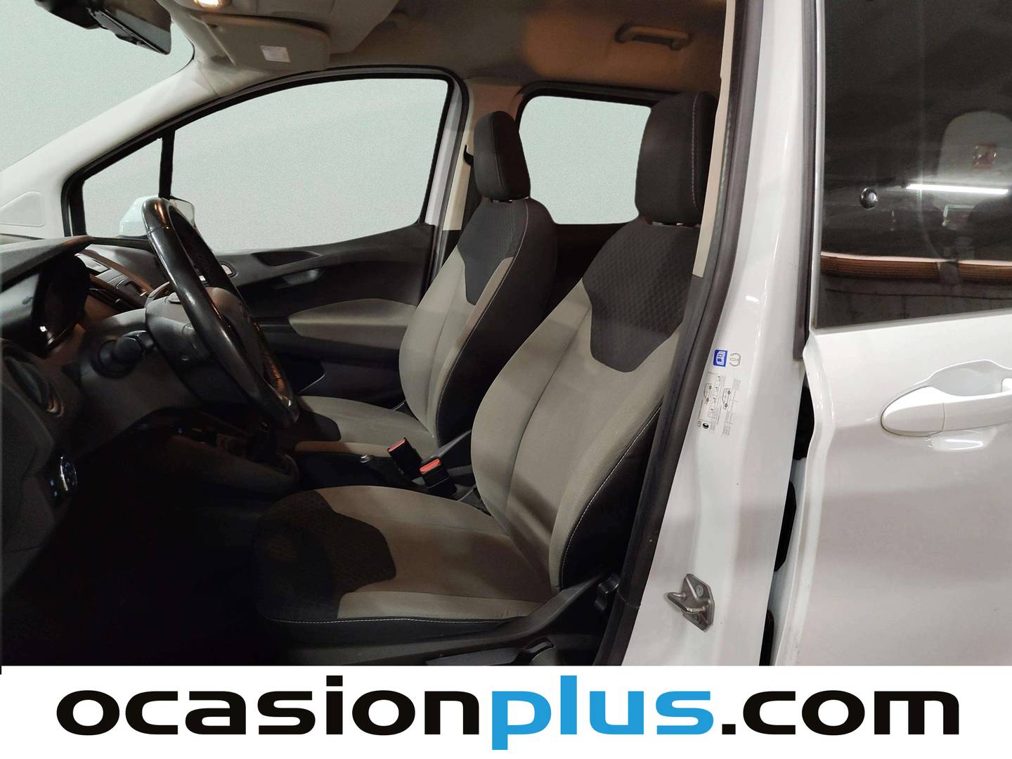 Foto asientos delanteros Ford Transit Courier Ford Transit Courier Kombi 1.5 TDCi Trend (100 CV)