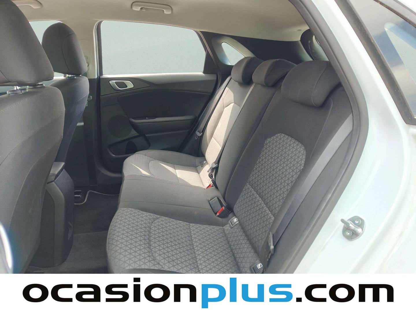 Foto asientos traseros KIA Ceed KIA Ceed 1.0 T-GDi Concept (100 CV)