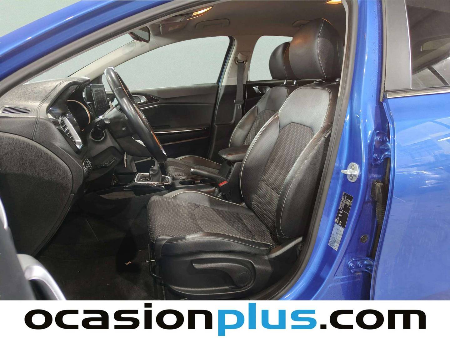 Foto asientos delanteros KIA Ceed Kia Ceed 1.0 T-GDi Tech (120 CV)