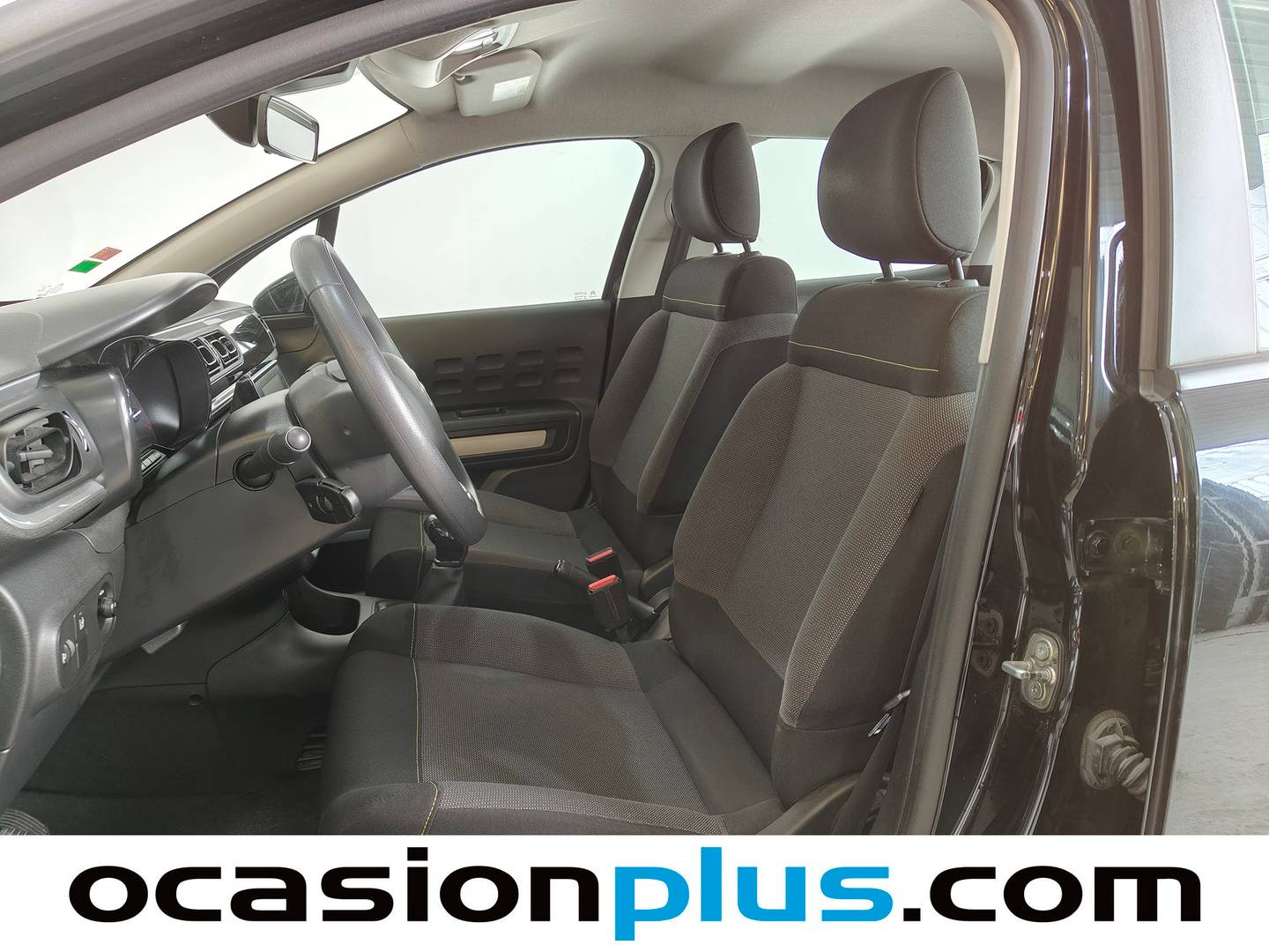 Foto asientos delanteros Citroën C3 Citroën C3 PureTech 82 Feel  (82 CV)