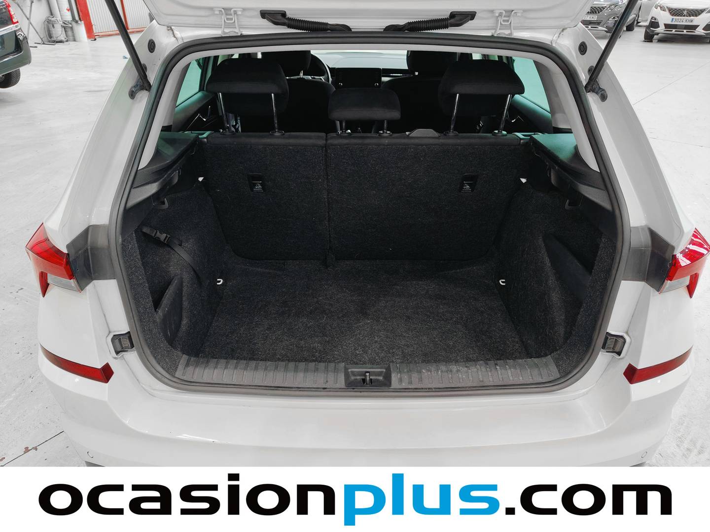 Fotos maletero Skoda Kamiq Skoda Kamiq 1.0 TSI Emotion (110 CV)