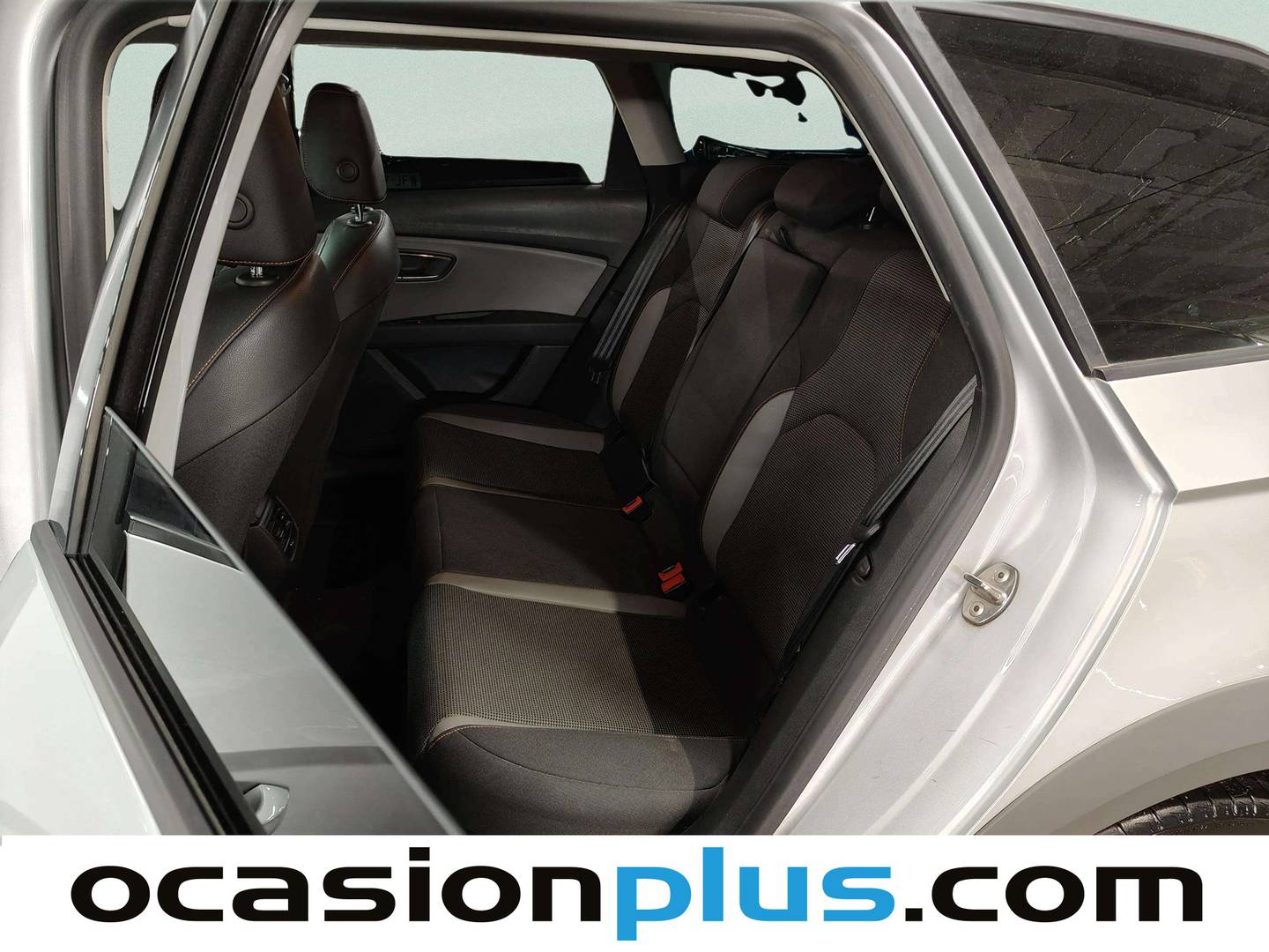 Foto asientos traseros Seat León Seat Leon Xperience 1.8 TSI ST 4Drive DSG-7 St&Sp (180 CV)