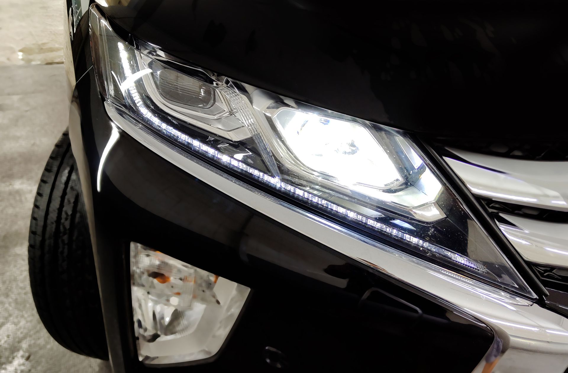 Mitsubishi Eclipse Cross 150T Kaiteki 4WD CVT - foto 42