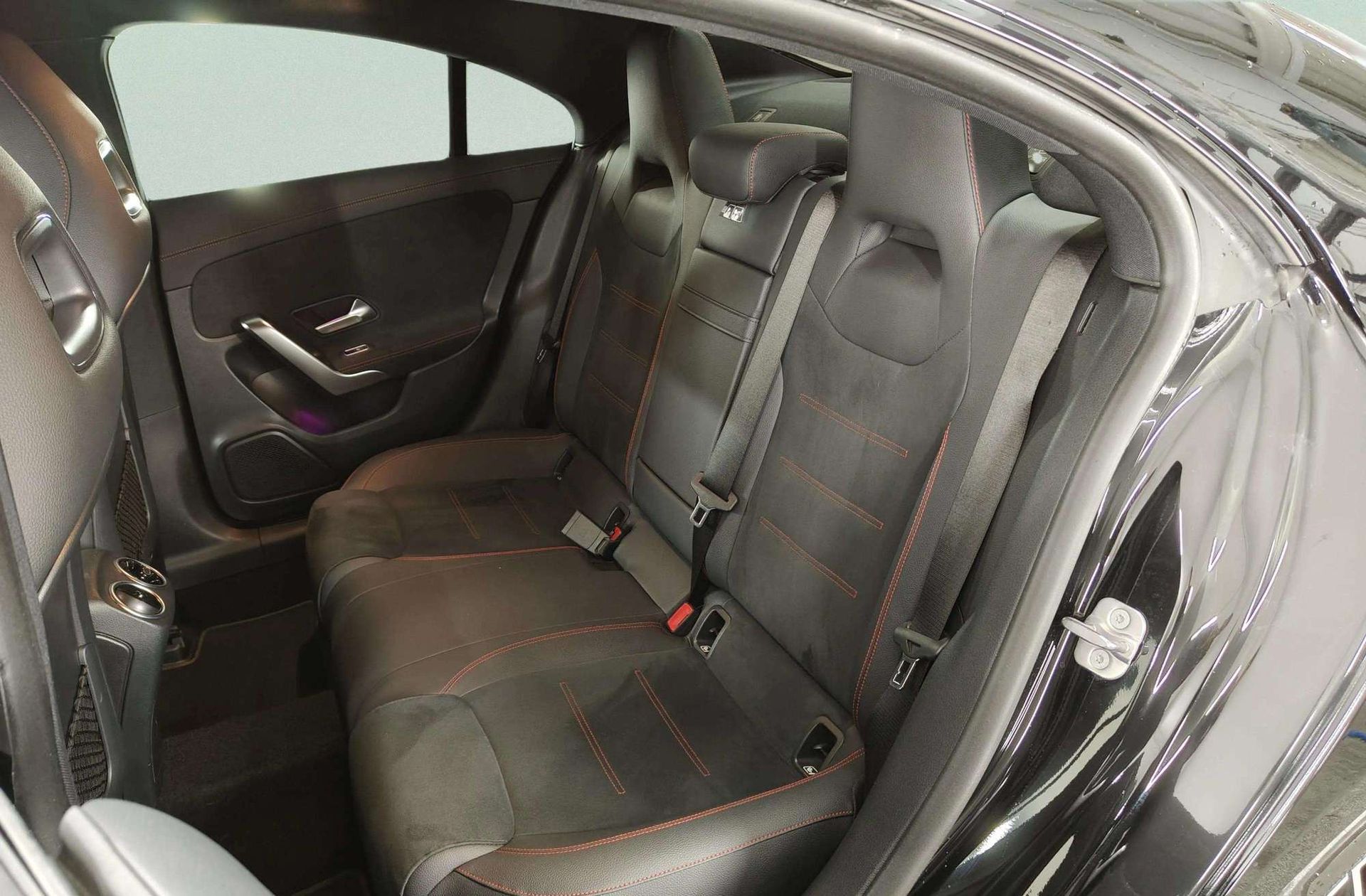 Mercedes-Benz CLA 200 d Pack AMG - foto 15