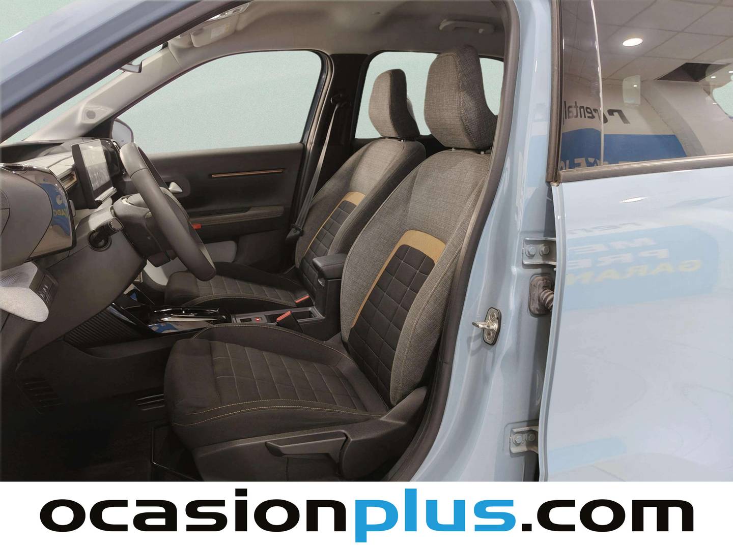 Foto asientos delanteros Citroën C3 Aircross Citroën C3 Aircross Hybrid 145 Plus e-DCS6 (145 CV)