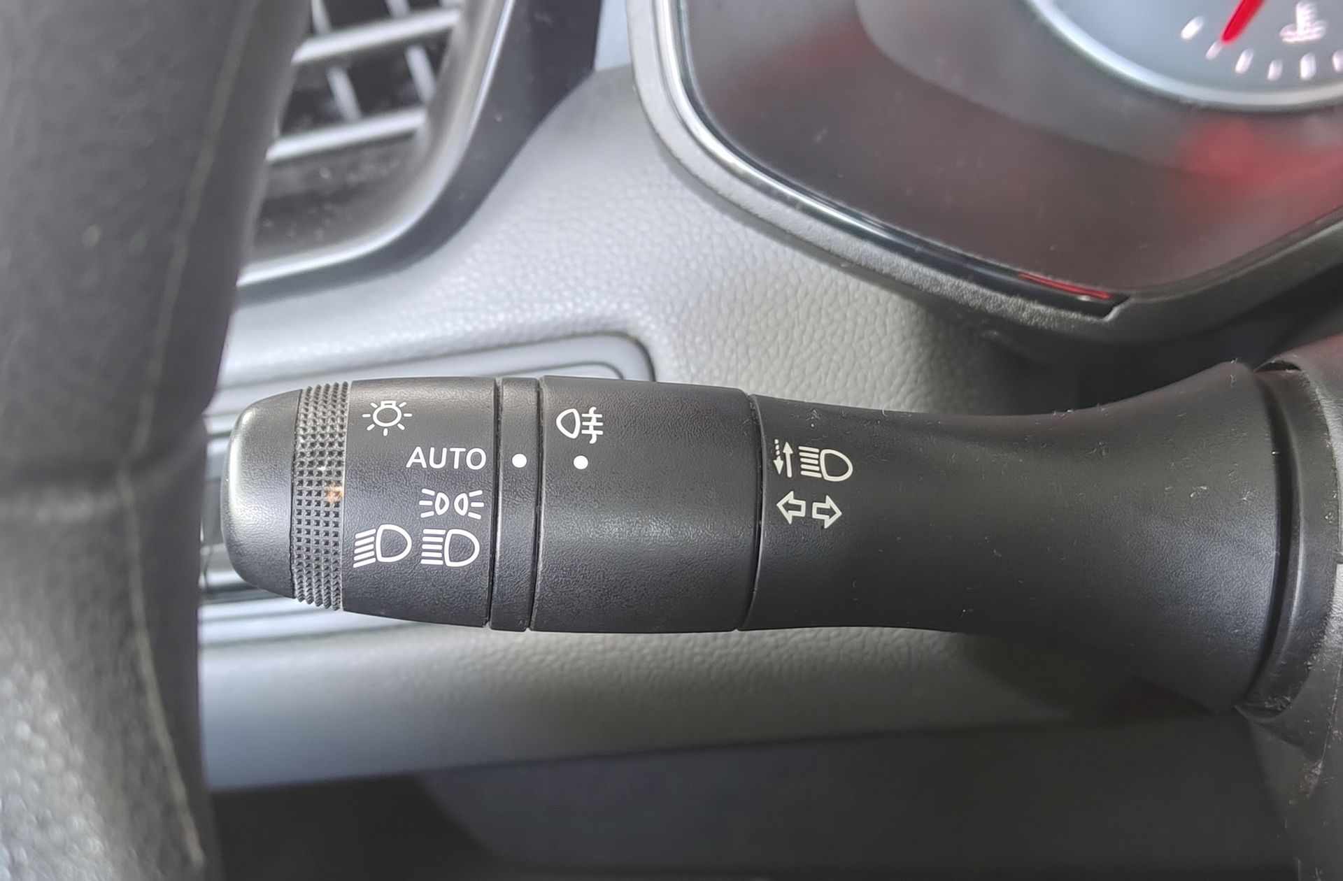Renault Clio Authentique SCe - foto 22