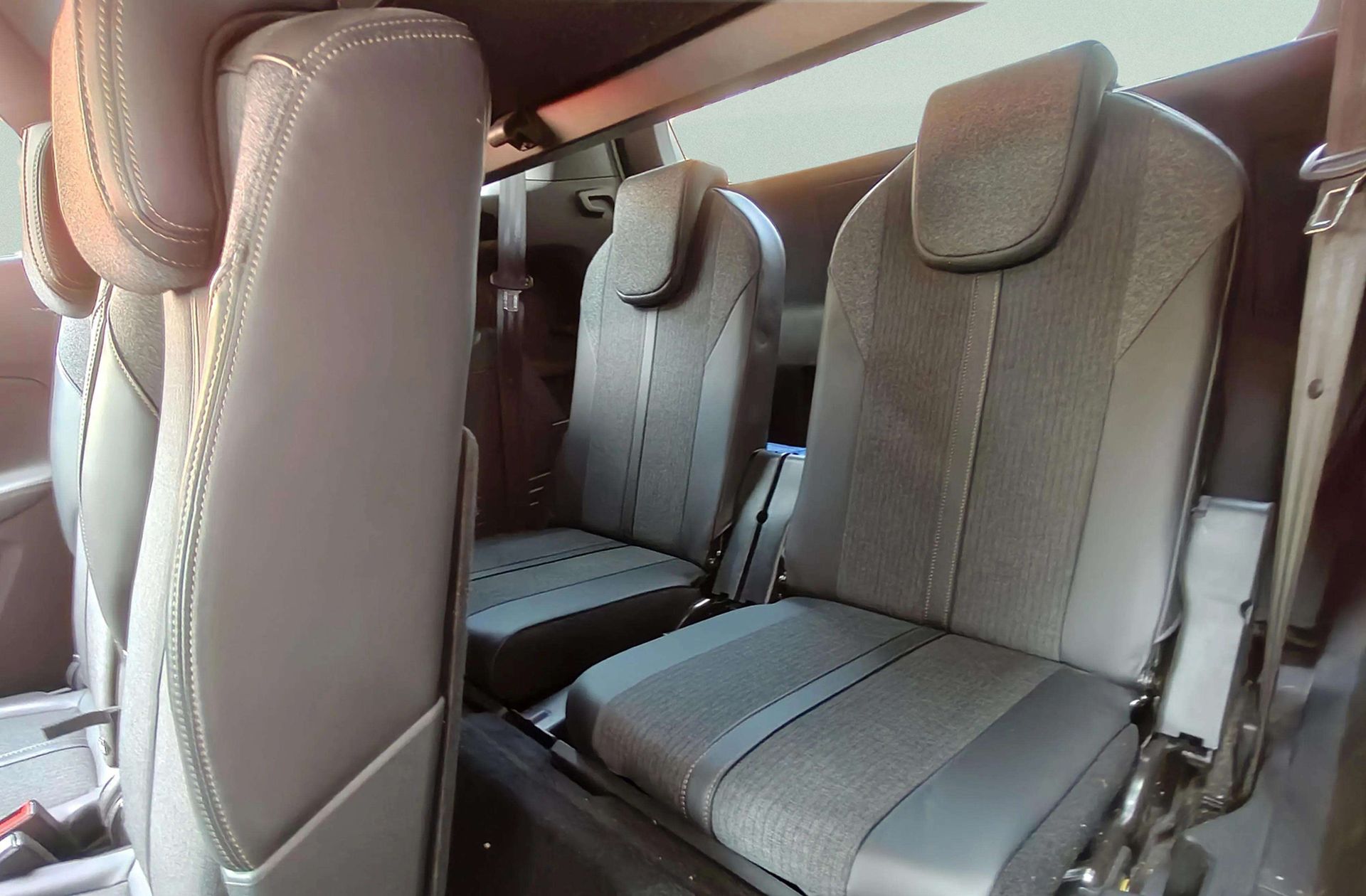Peugeot 5008 BlueHDi 180 GT EAT8 7 plazas - foto 14