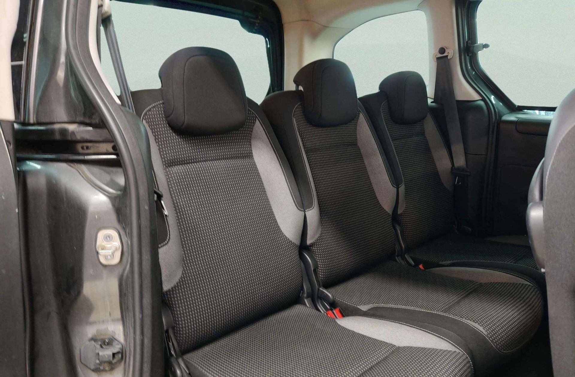Peugeot Partner Tepee BlueHDi 120 Adventure Edition - foto 15