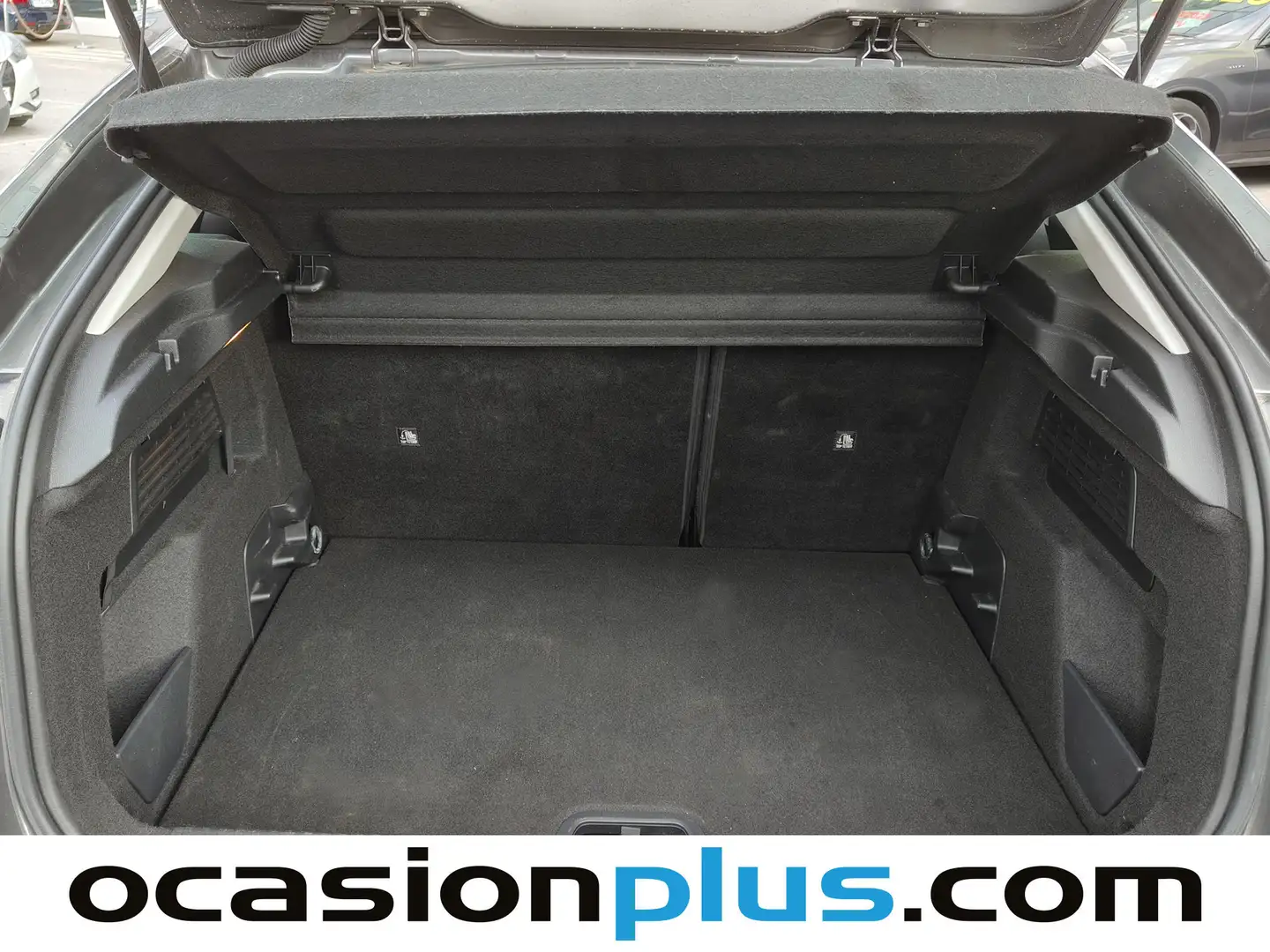 Foto Citroën C4 Citroen C4 Hybrid 136 e-DCS6 Plus