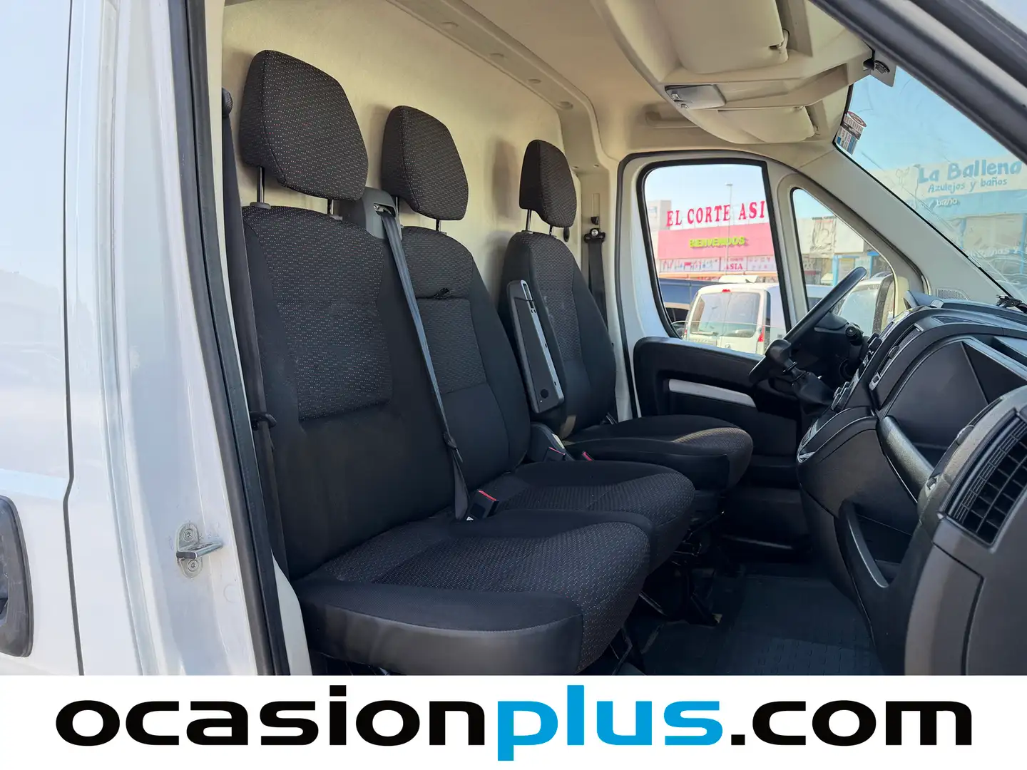 Foto Peugeot Boxer Peugeot Boxer BlueHDi 140 S&S Pack 335 L2 H2 (140 CV)