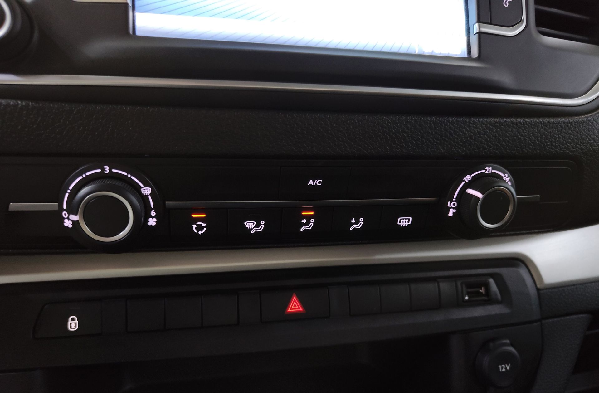 Toyota Proace Verso 2.0D VX Plus Shuttle L1 - foto 28