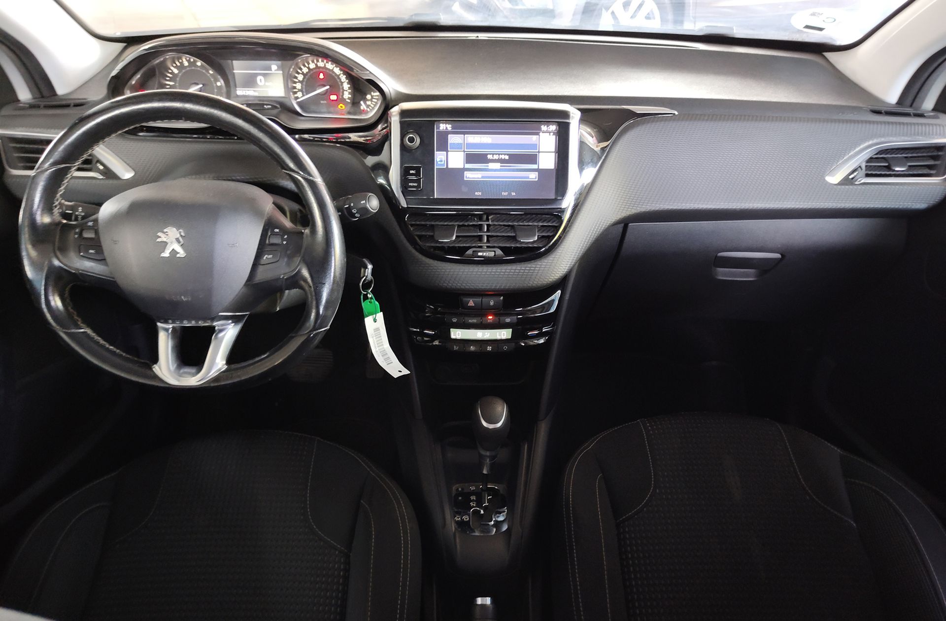 Peugeot 208 1.2 PureTech Allure EAT6 - foto 6