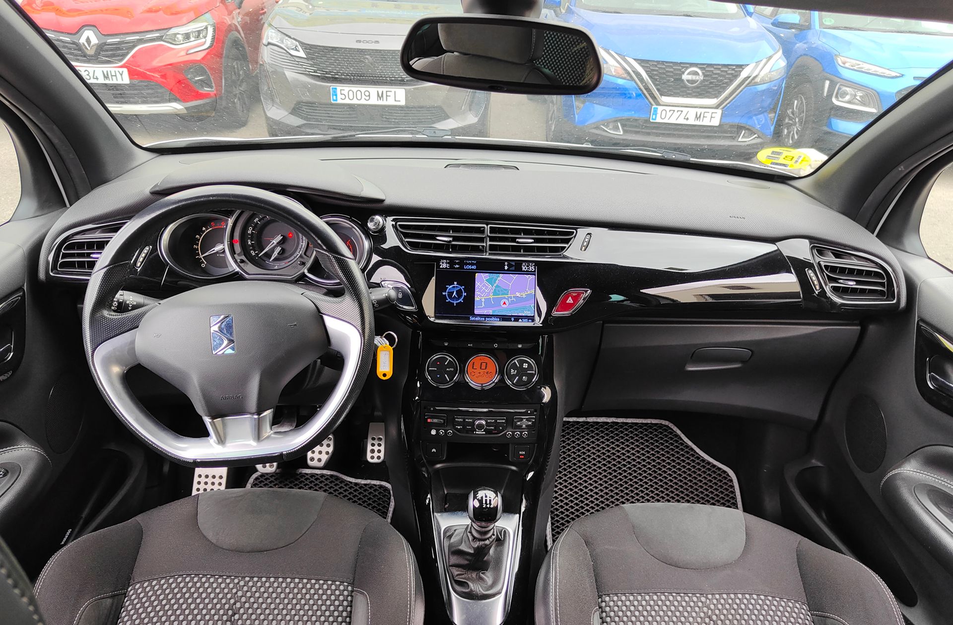 Citroën DS3 E-HDi 110 Sport - foto 6