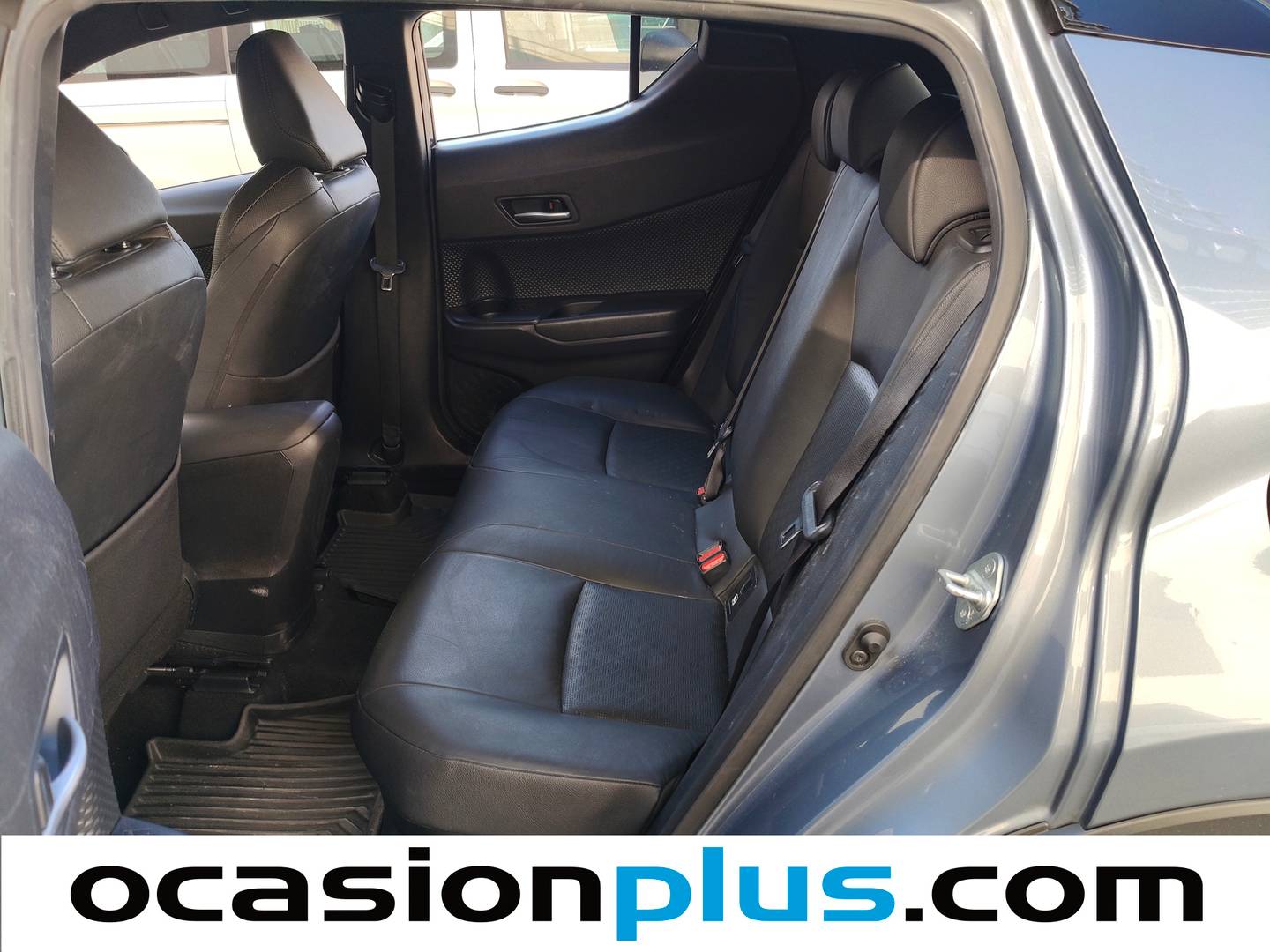 Foto asientos traseros Toyota C-HR Toyota C-HR 180H Advance Luxury (184 CV)