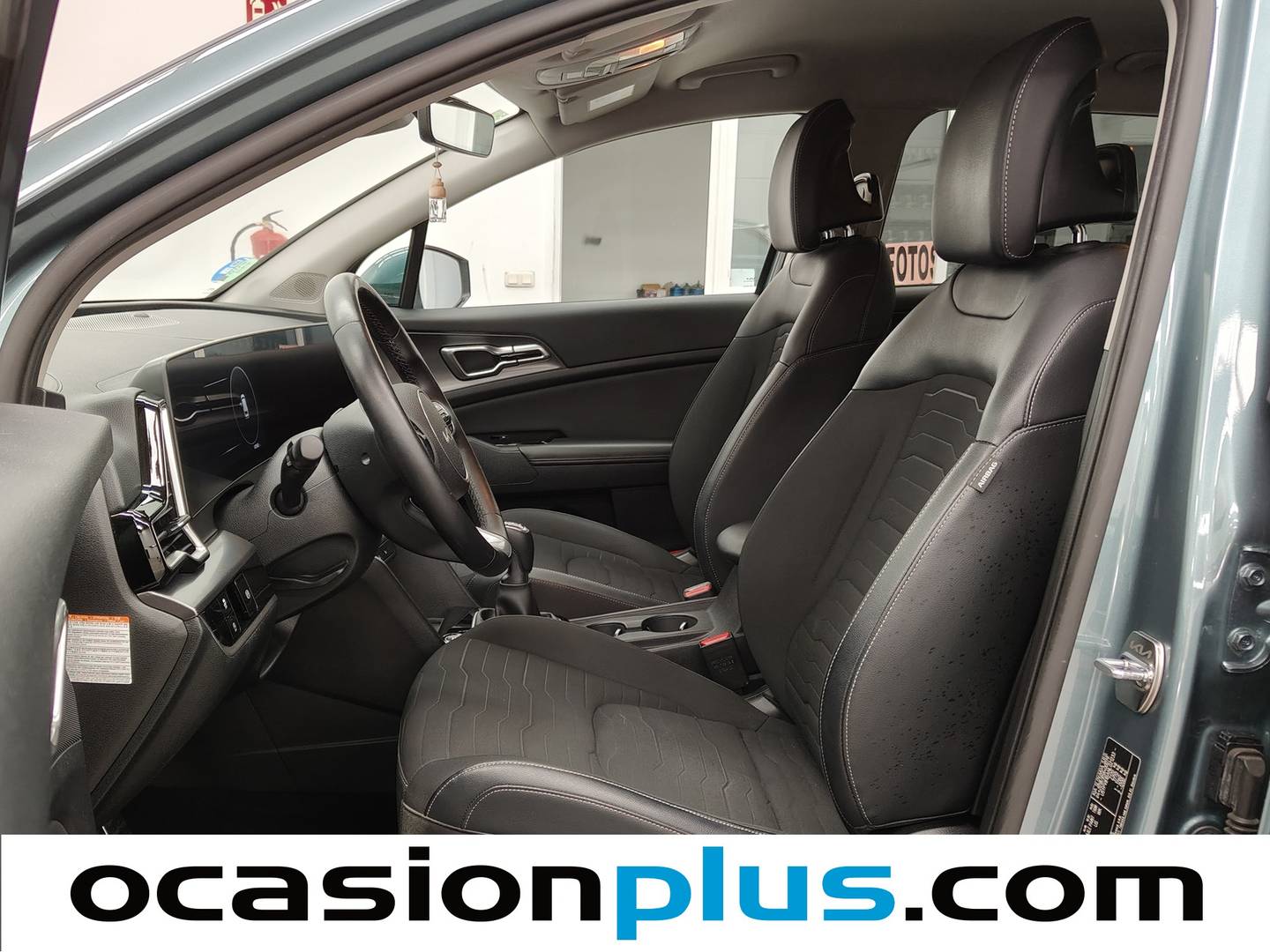 Foto asientos delanteros KIA Sportage KIA Sportage 1.6 T-GDi MHEV Tech 4x2 (150 CV)