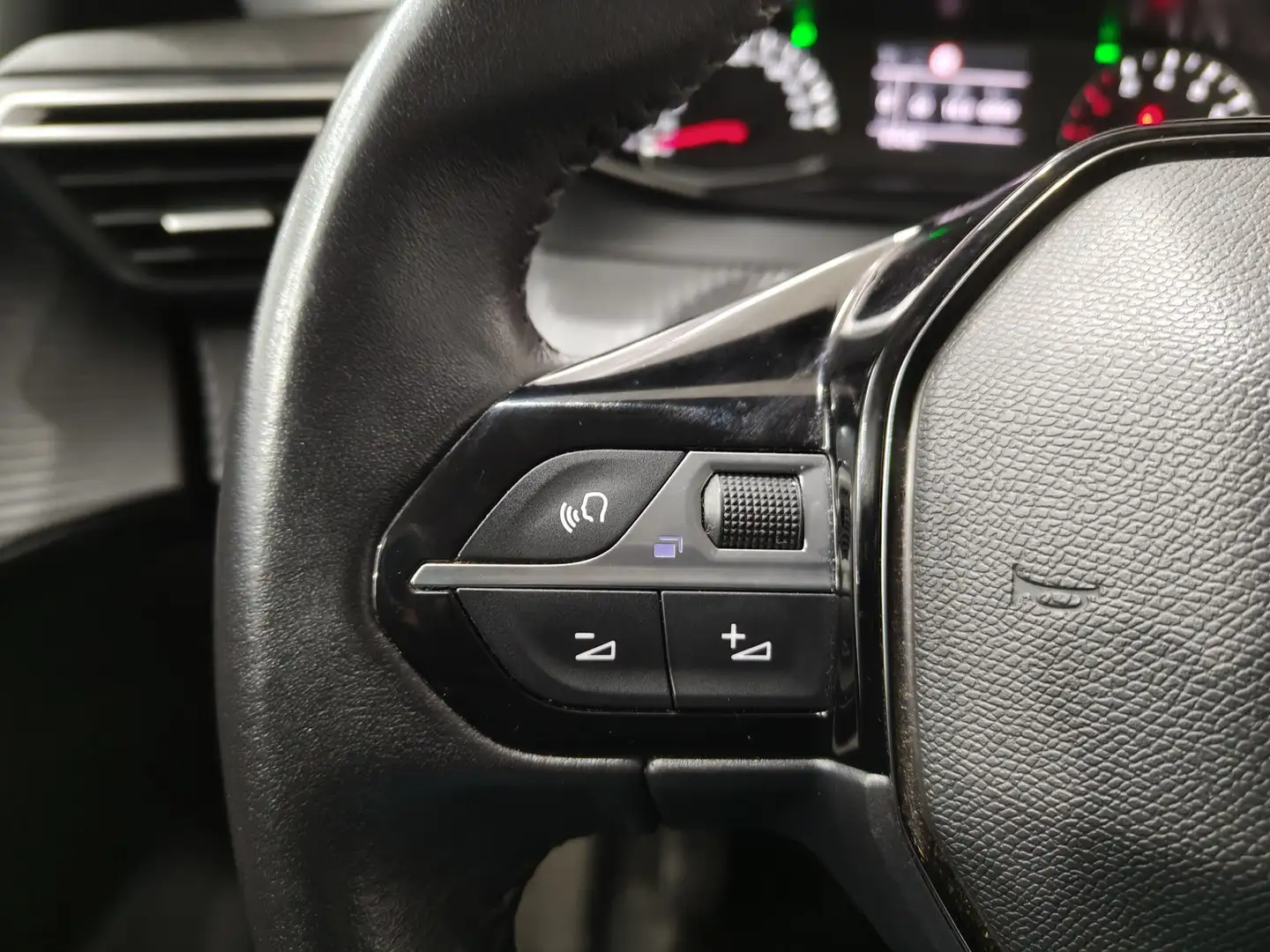 Foto Peugeot 208 Peugeot 208 PureTech 100 Active Pack (100 CV)