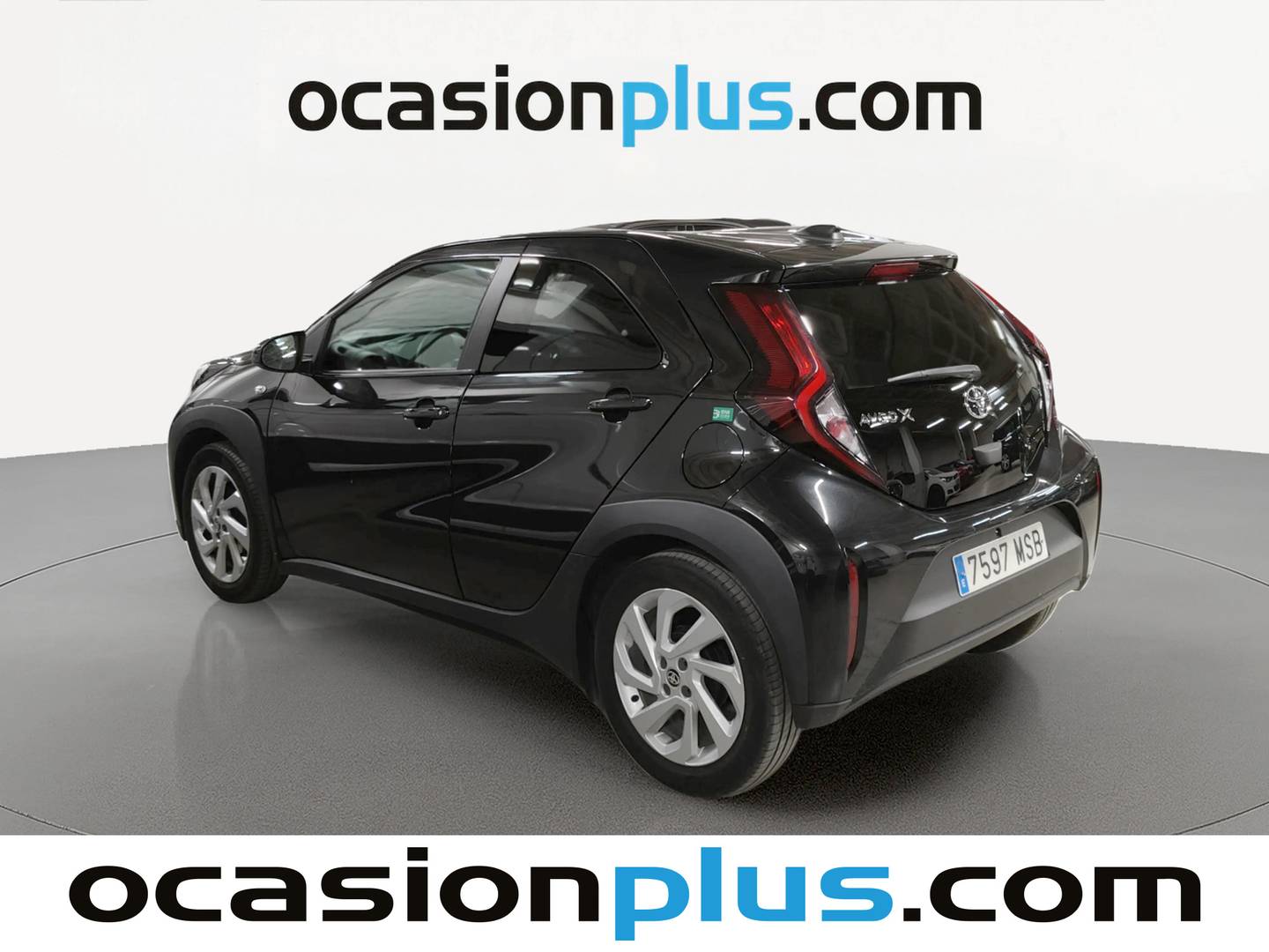 Foto trasera Toyota Aygo X Cross Toyota Aygo X Cross 1.0 VVT-I Play (72 CV) izquierda