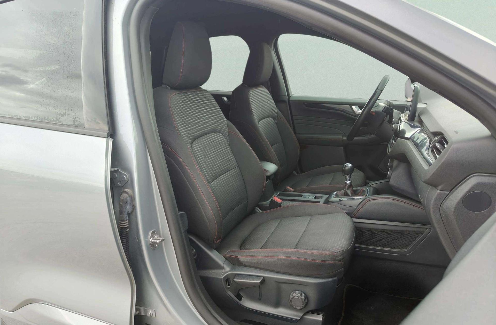 Ford Kuga 1.5 EcoBlue ST-Line - foto 19