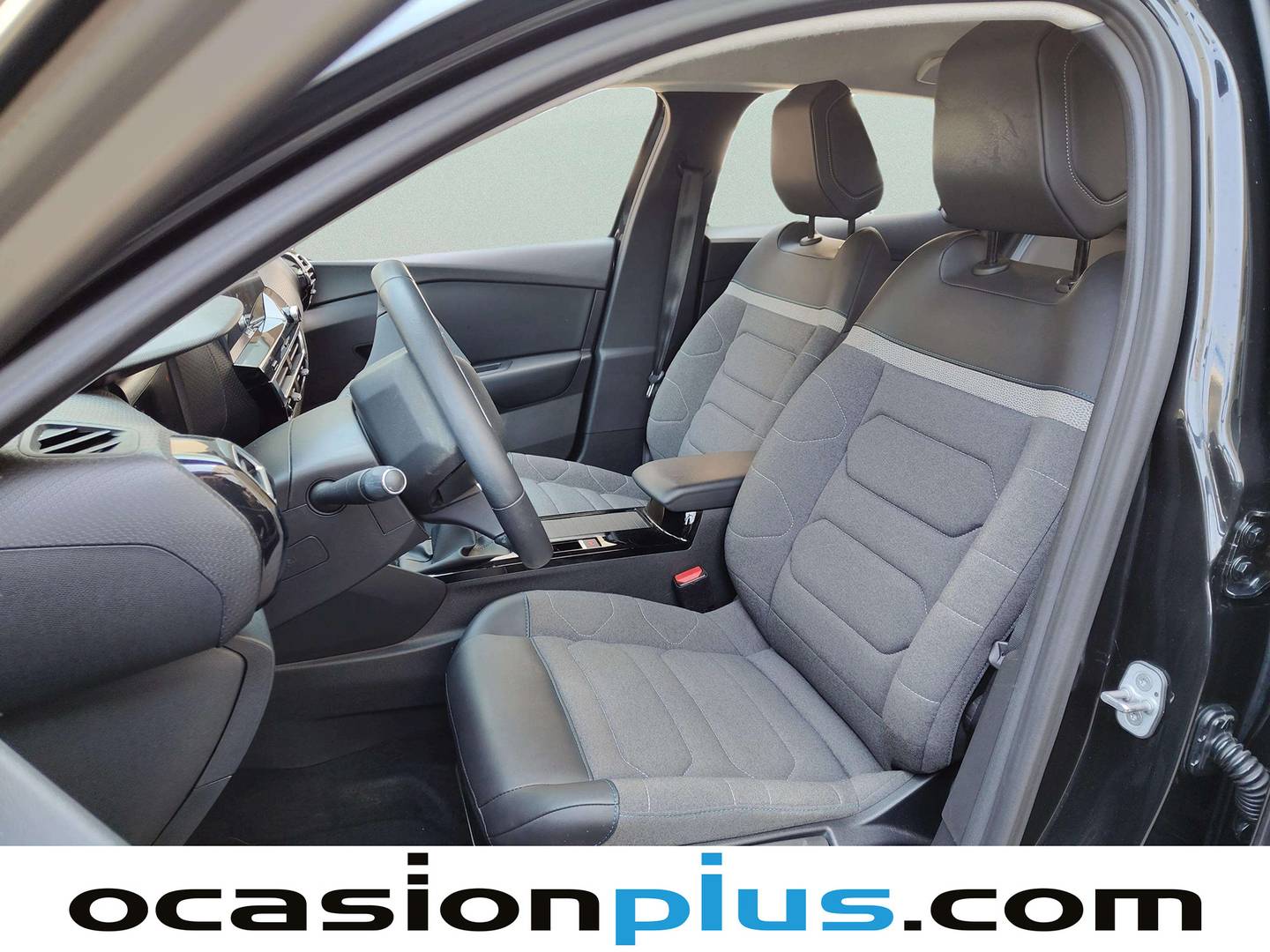 Foto asientos delanteros Citroën C4 Citroën C4 PureTech 130 S&S 6v Feel Pack (130 CV)