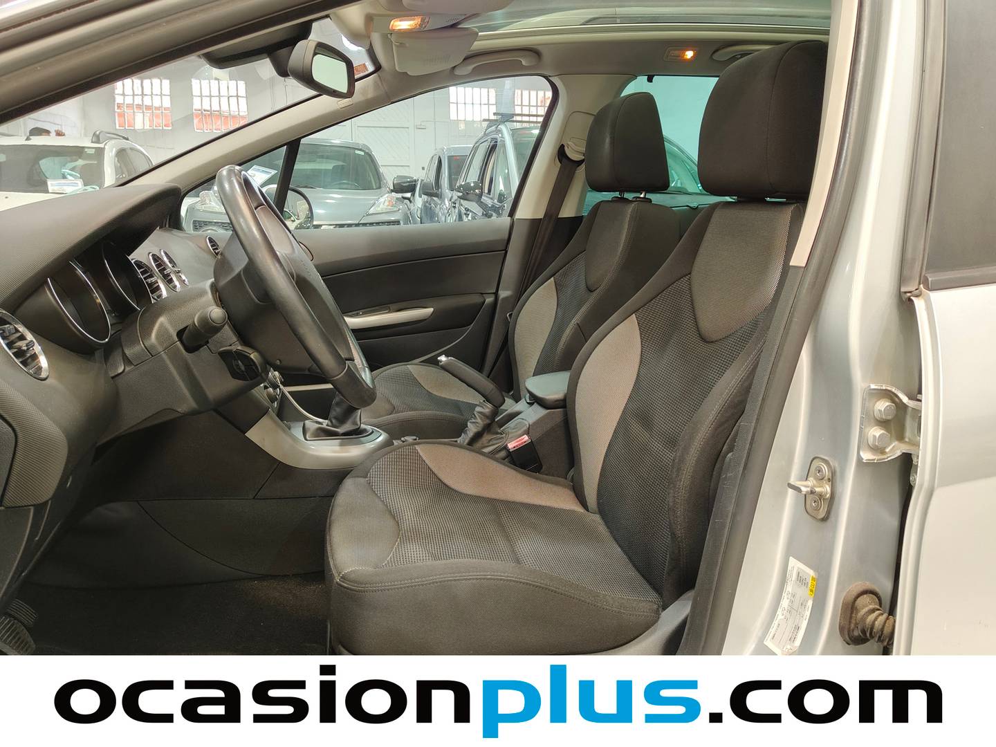 Foto asientos delanteros Peugeot 308 Peugeot 308 SW 1.6 VTi Active (120 CV)