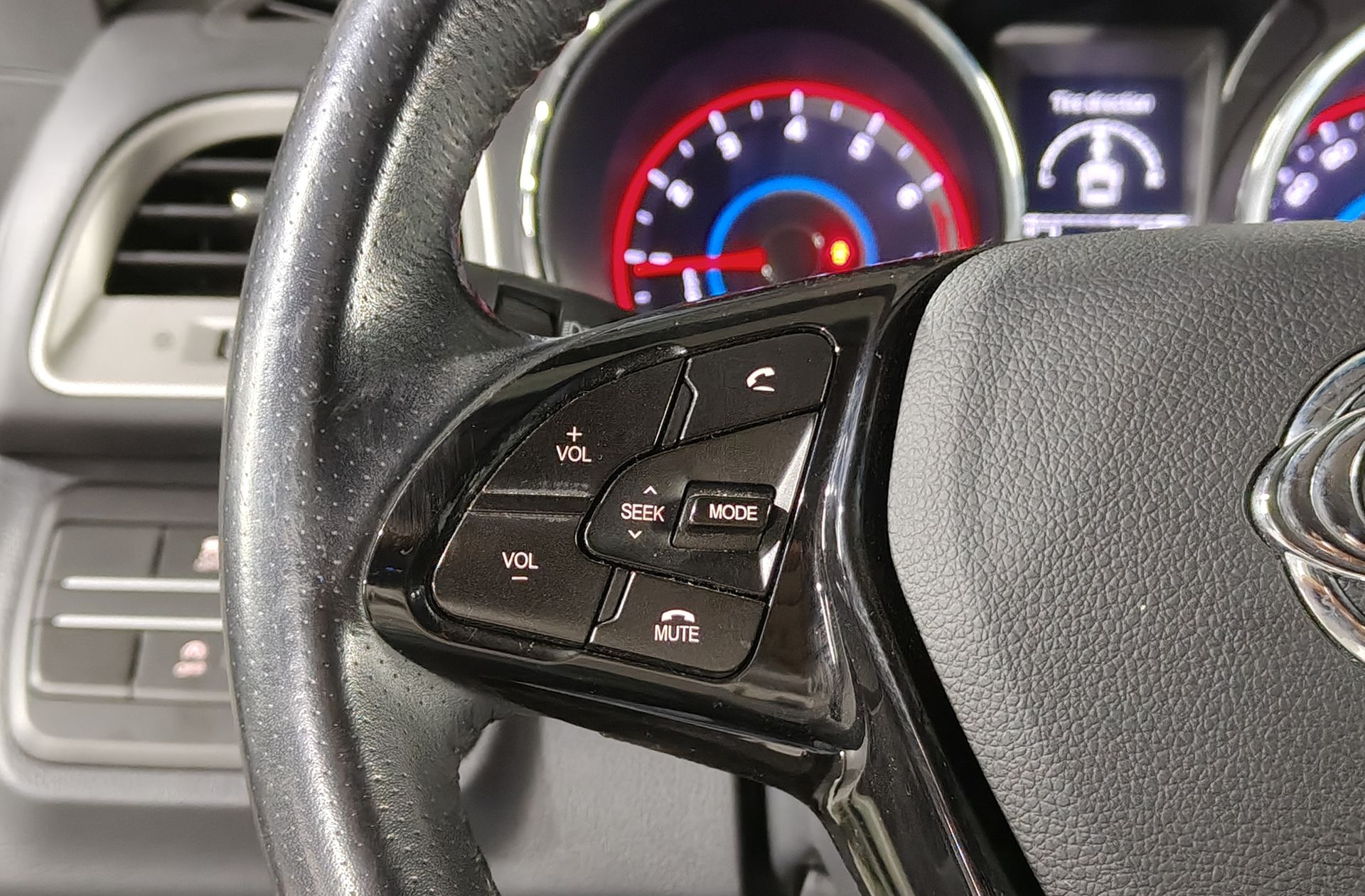 SsangYong Tivoli G16 GLP Limited 4x2 - foto 21