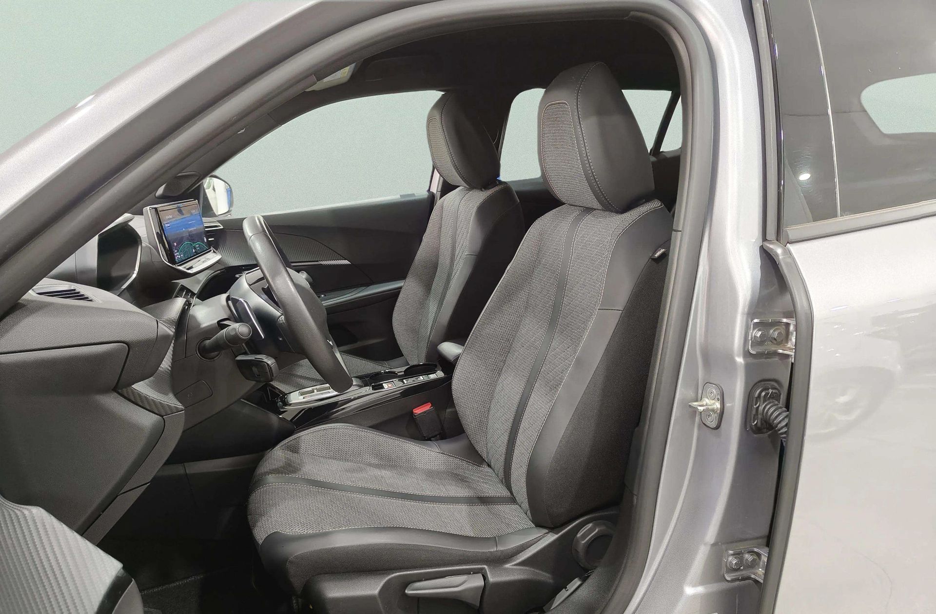 Peugeot 2008 Allure Hybrid eDCS6 - foto 10