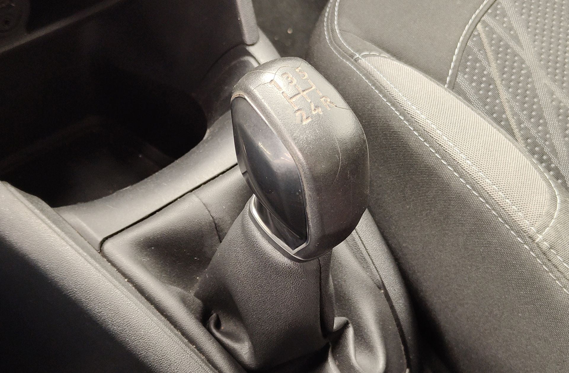 Peugeot 208 1.4 HDi Active - foto 5