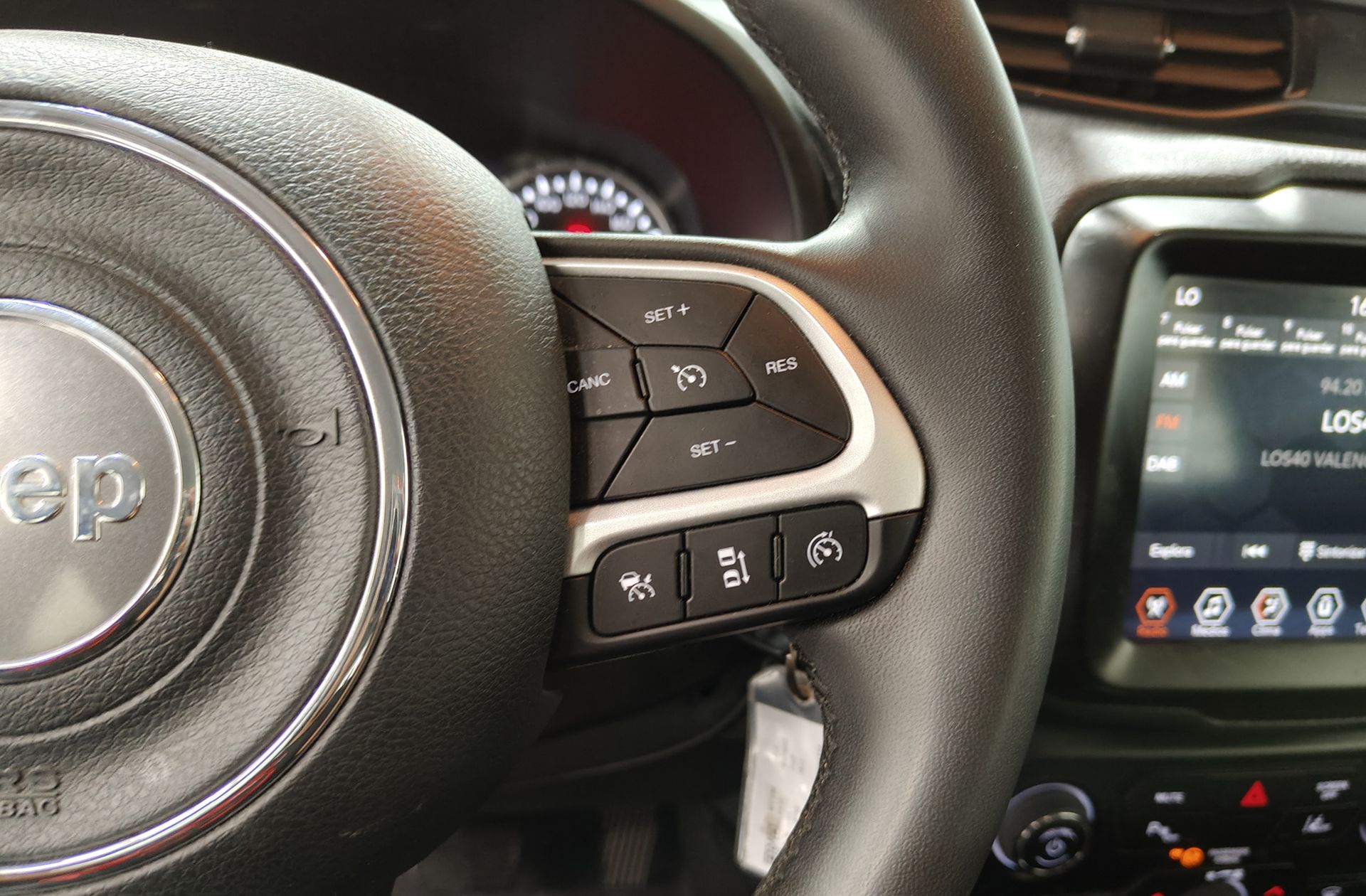 Jeep Renegade eHybrid 1.5 Limited ATX - foto 25
