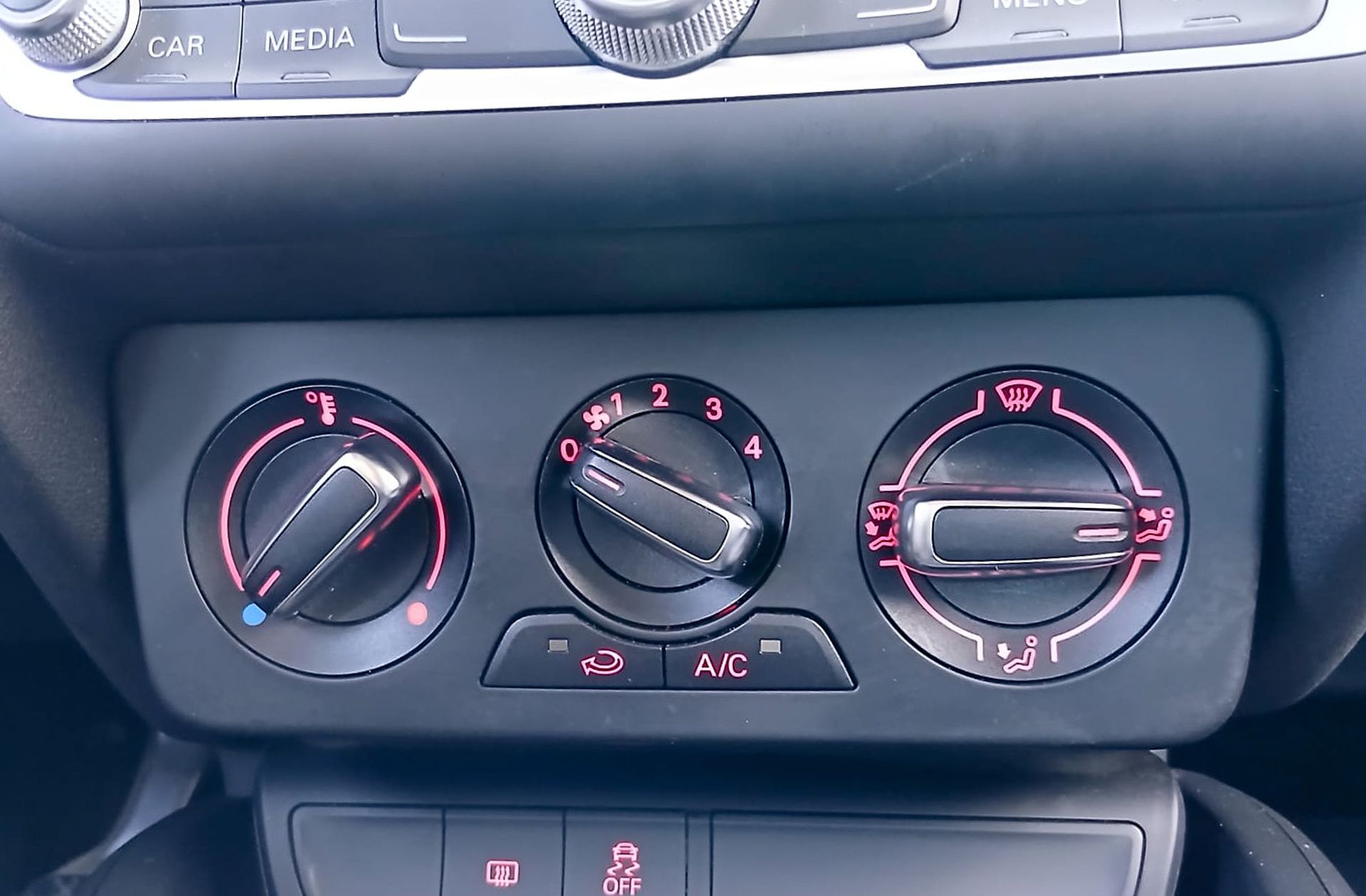 Audi A1 Sportback Adrenalin 1.0 TFSI - foto 31