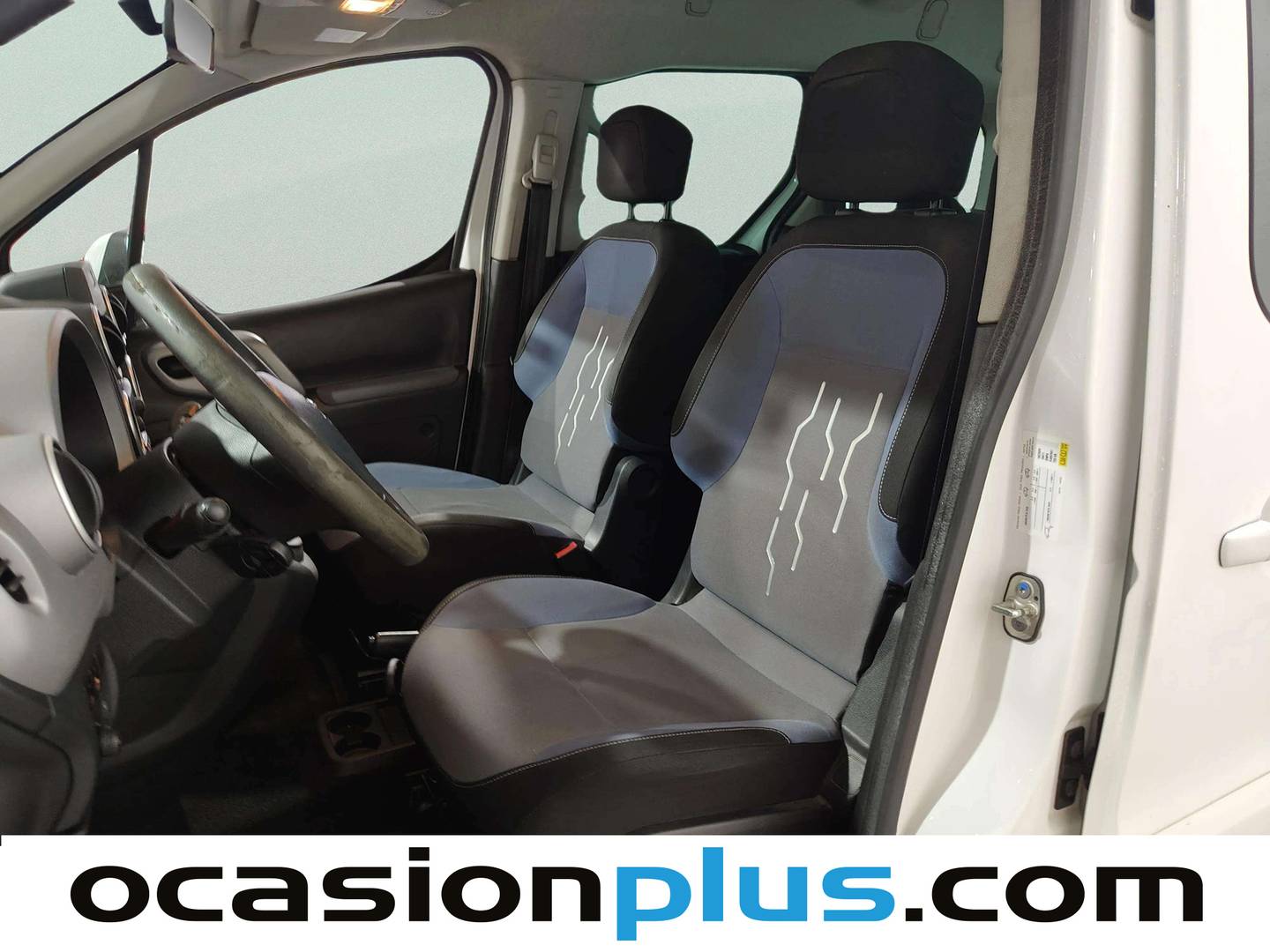 Foto asientos delanteros Peugeot Partner Peugeot Partner Tepee Tepee BlueHDi 100 Active (100 CV)