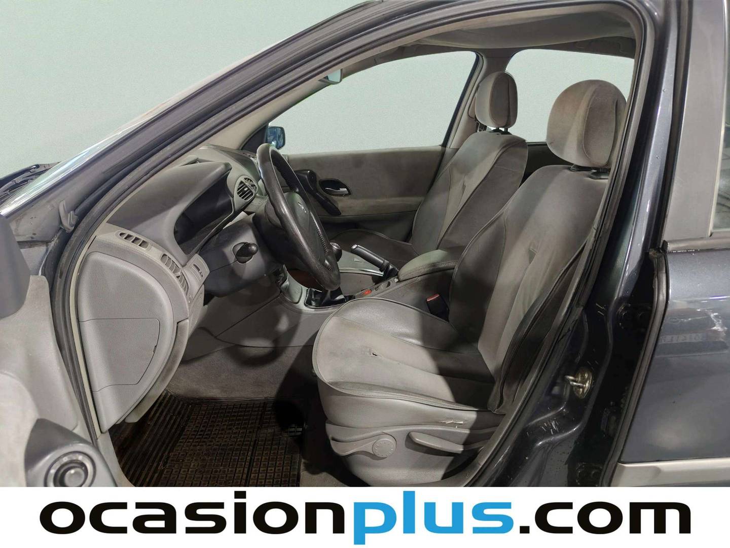 Foto asientos delanteros Renault Laguna Renault Laguna 1.9 dCi Privilege (120 CV)