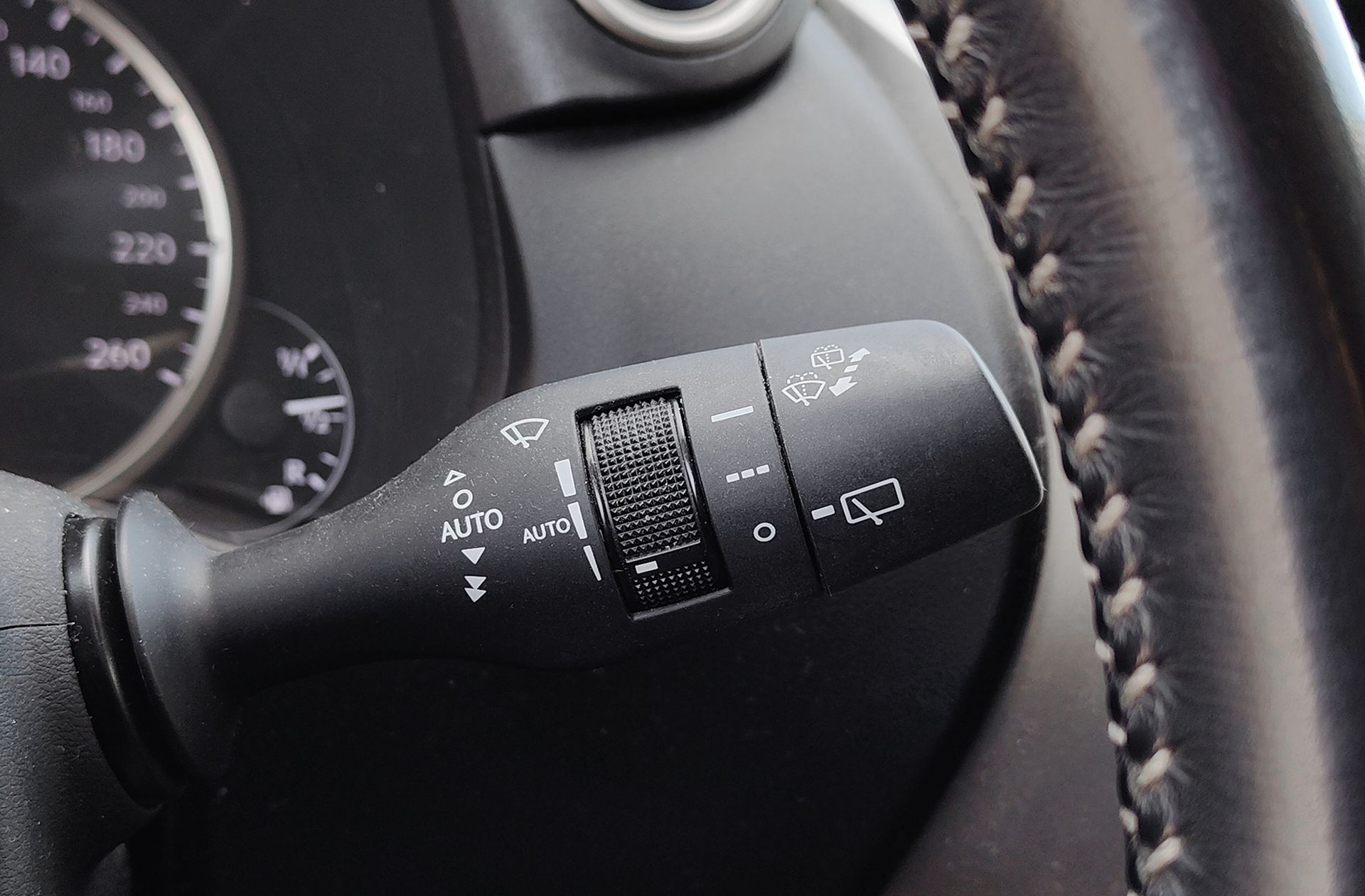 Lexus NX 300h Eco 2WD - foto 31
