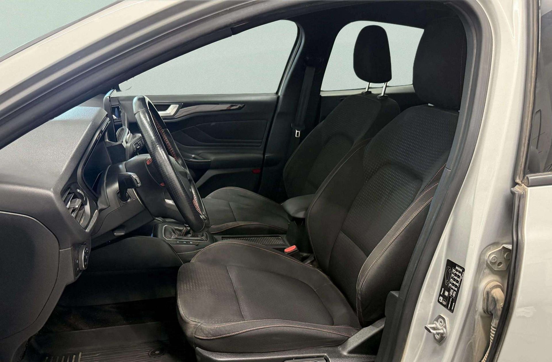 Ford Focus 1.0 EcoBoost ST-Line - foto 11